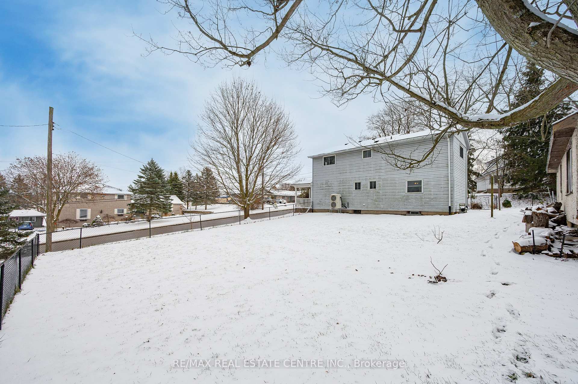 Photo 28 of 11 Princess Street, Brant, South Dumfries — HOMEH