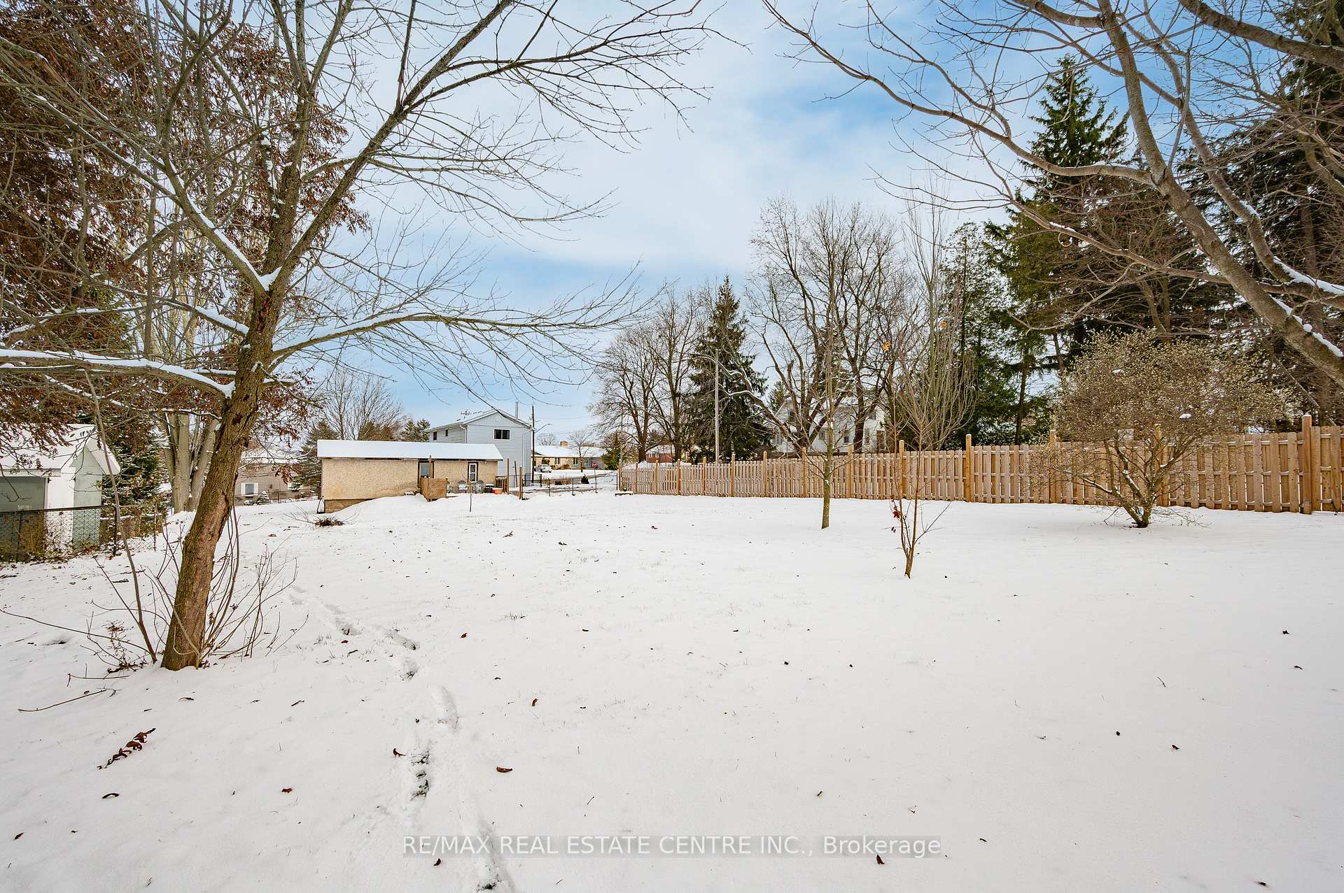 Photo 29 of 11 Princess Street, Brant, South Dumfries — HOMEH