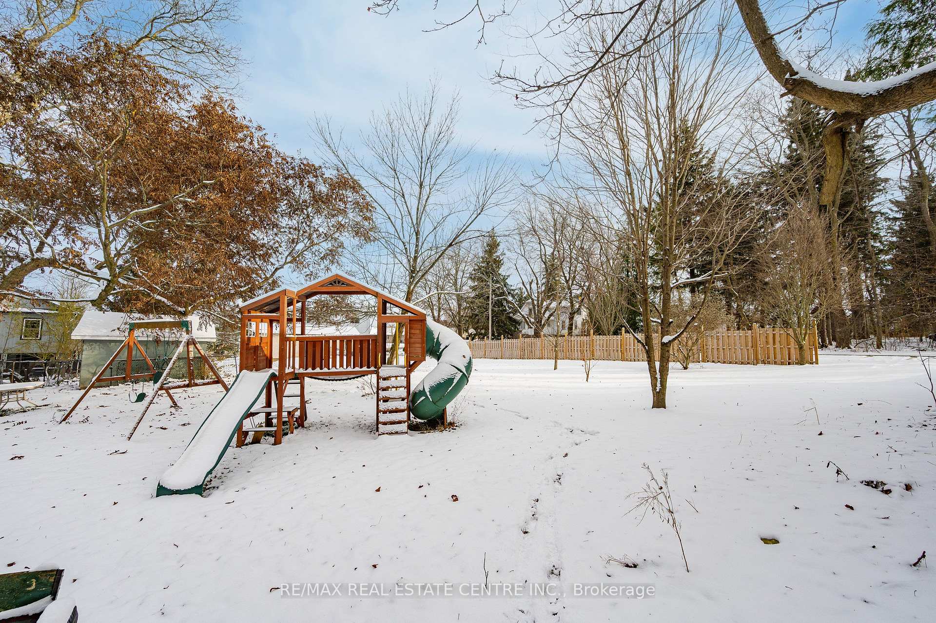 Photo 30 of 11 Princess Street, Brant, South Dumfries — HOMEH