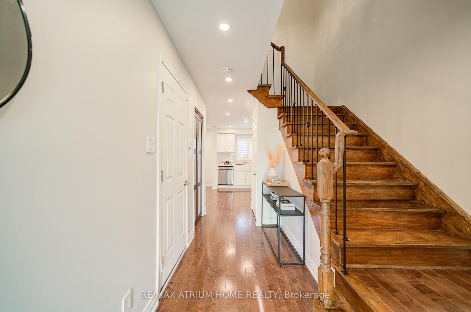Photo 2 of 20 Maple Sugar Lane, Vaughan, Patterson — HOMEH