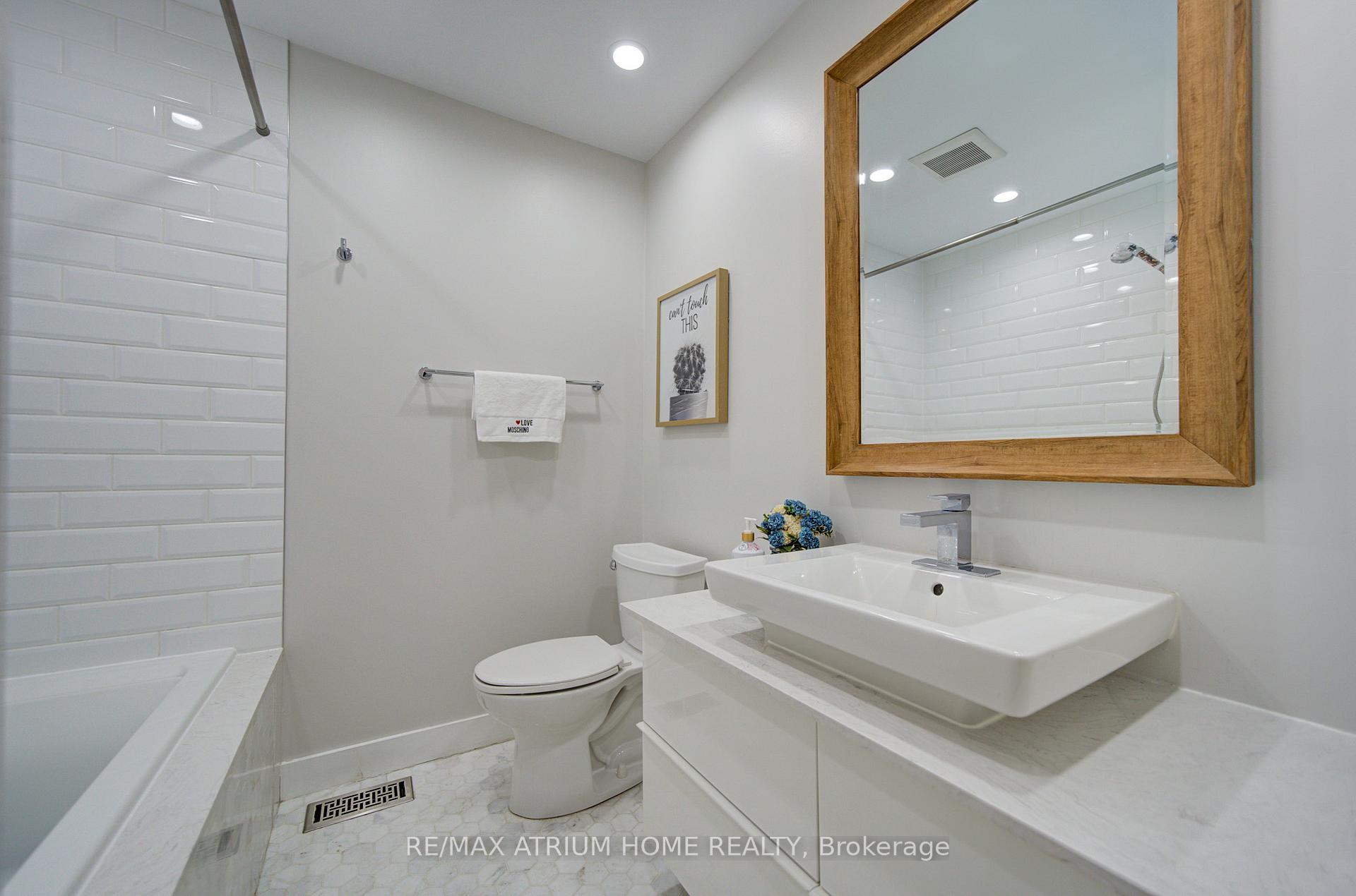 Photo 14 of 20 Maple Sugar Lane, Vaughan, Patterson — HOMEH
