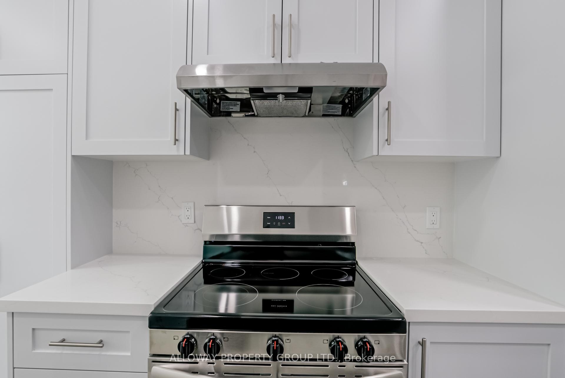Photo 3 of Unit 103, 130 Pond Drive, Markham, Commerce Valley — HOMEH