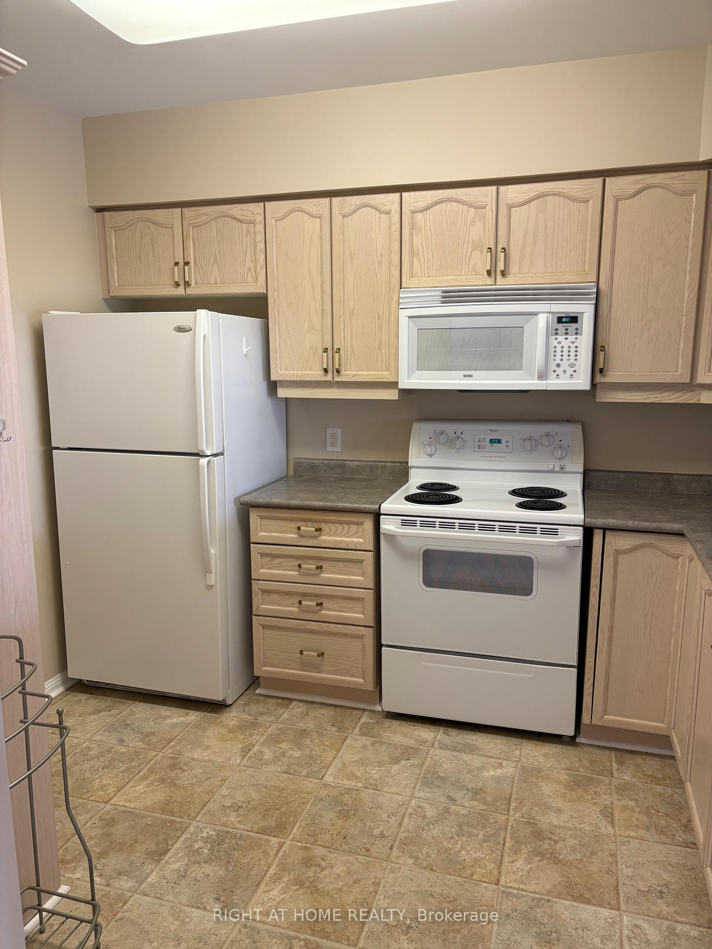 Photo 18 of Unit 201, 90 Dean Avenue, Barrie, Painswick South — HOMEH