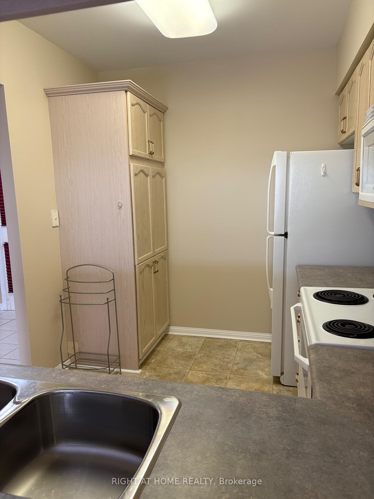 Photo 33 of Unit 201, 90 Dean Avenue, Barrie, Painswick South — HOMEH