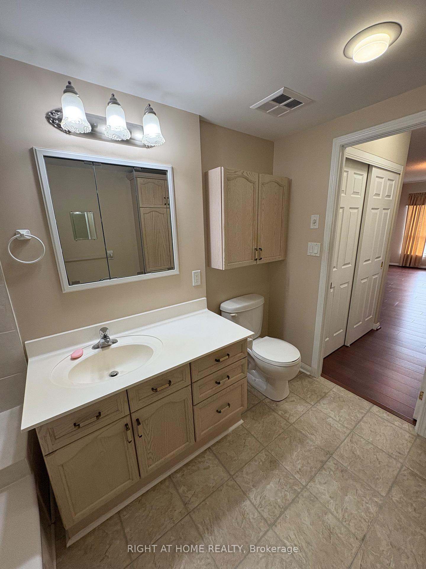 Photo 26 of Unit 201, 90 Dean Avenue, Barrie, Painswick South — HOMEH