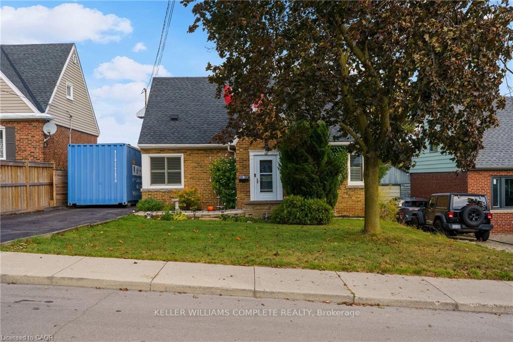 Photo 2 of 3 Montrose Avenue, Hamilton, Rosedale — HOMEH