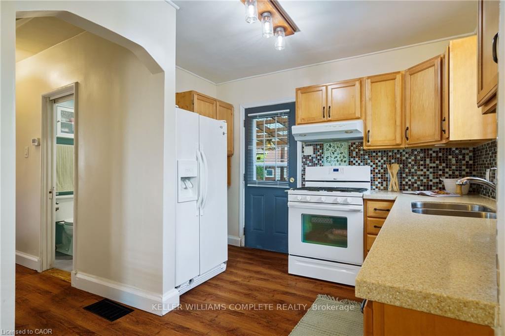 Photo 14 of 3 Montrose Avenue, Hamilton, Rosedale — HOMEH