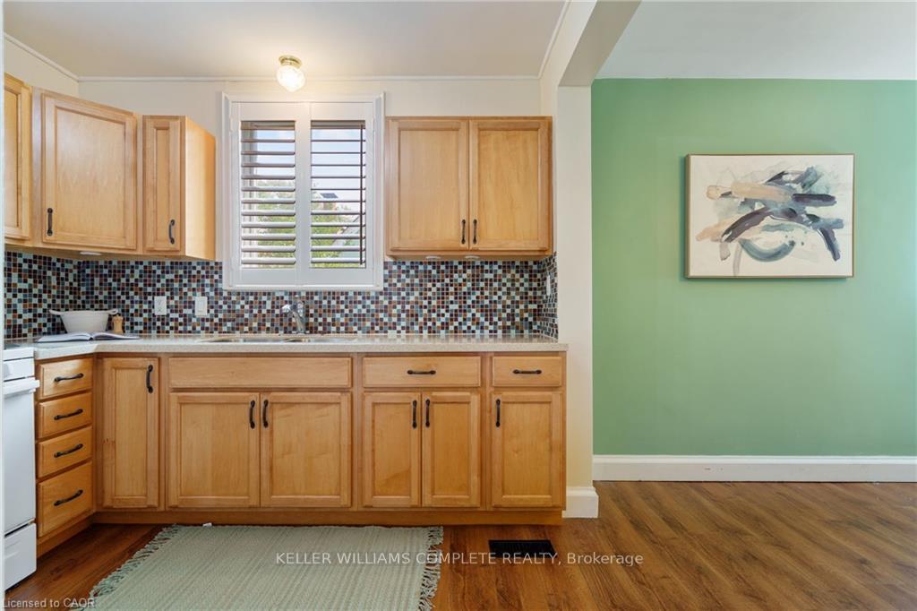 Photo 15 of 3 Montrose Avenue, Hamilton, Rosedale — HOMEH
