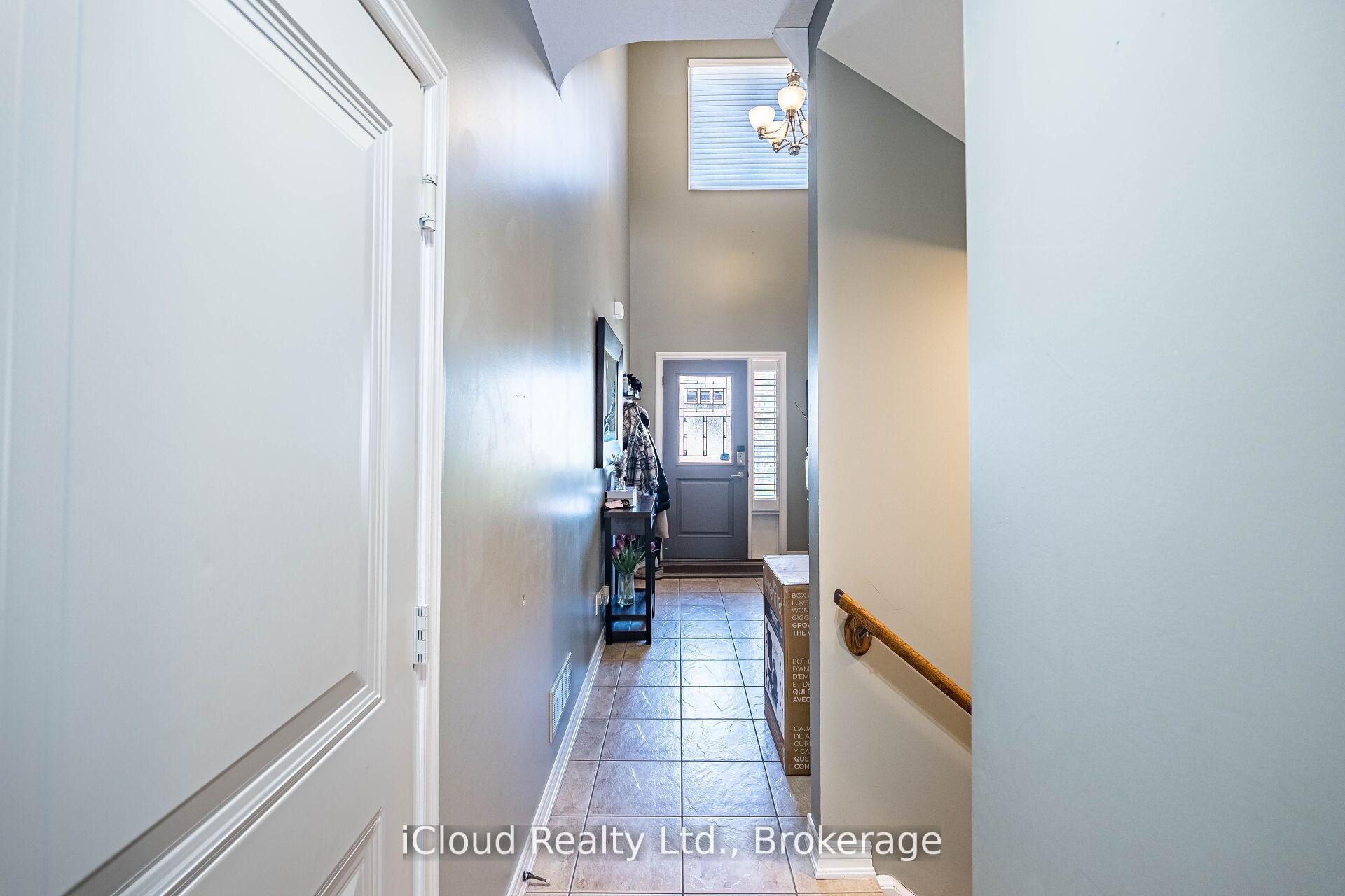 Photo 13 of Unit 20, 45 Seabreeze Crescent, Hamilton, Stoney Creek — HOMEH