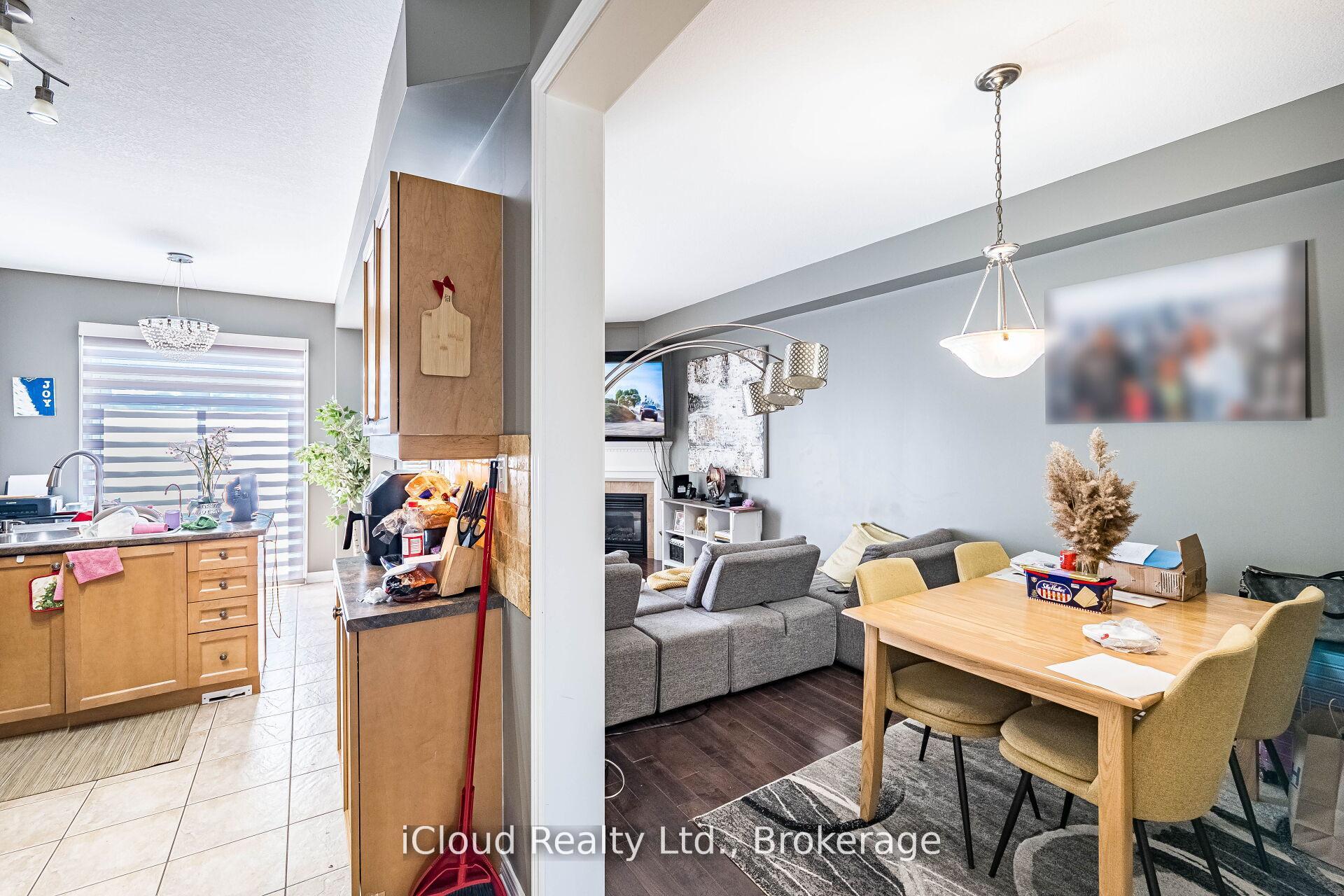 Photo 3 of Unit 20, 45 Seabreeze Crescent, Hamilton, Stoney Creek — HOMEH