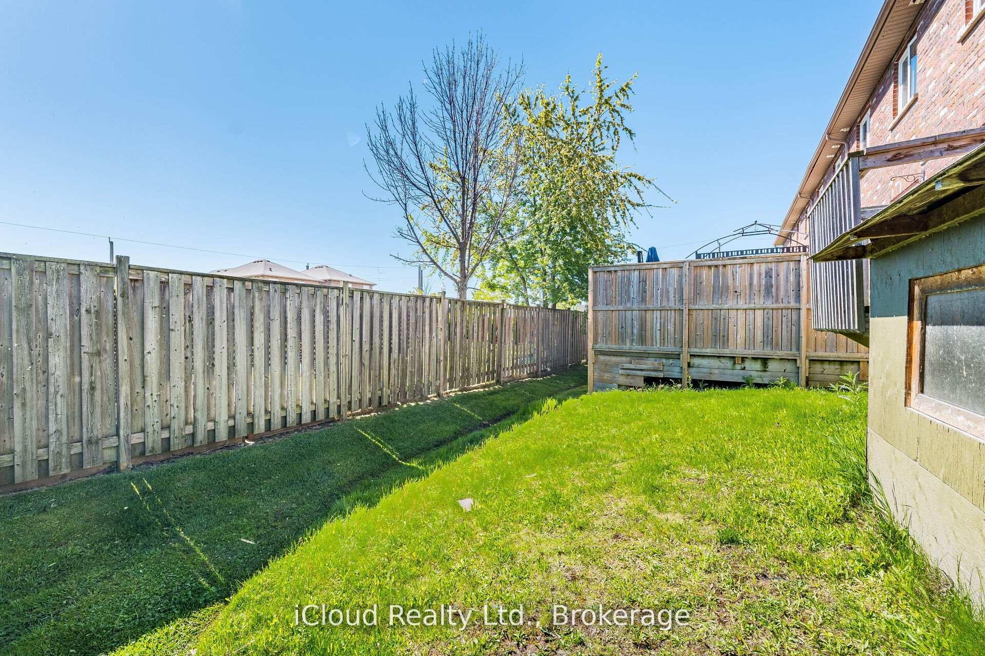Photo 6 of Unit 20, 45 Seabreeze Crescent, Hamilton, Stoney Creek — HOMEH