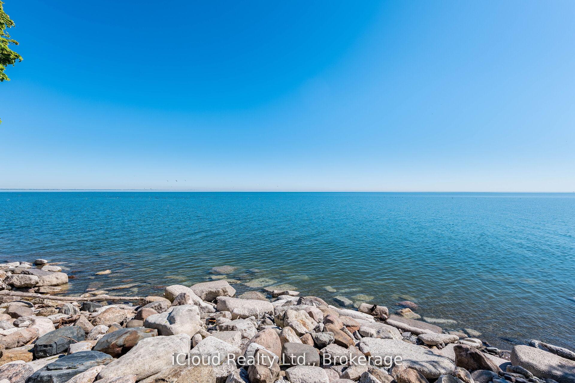 Photo 11 of Unit 20, 45 Seabreeze Crescent, Hamilton, Stoney Creek — HOMEH
