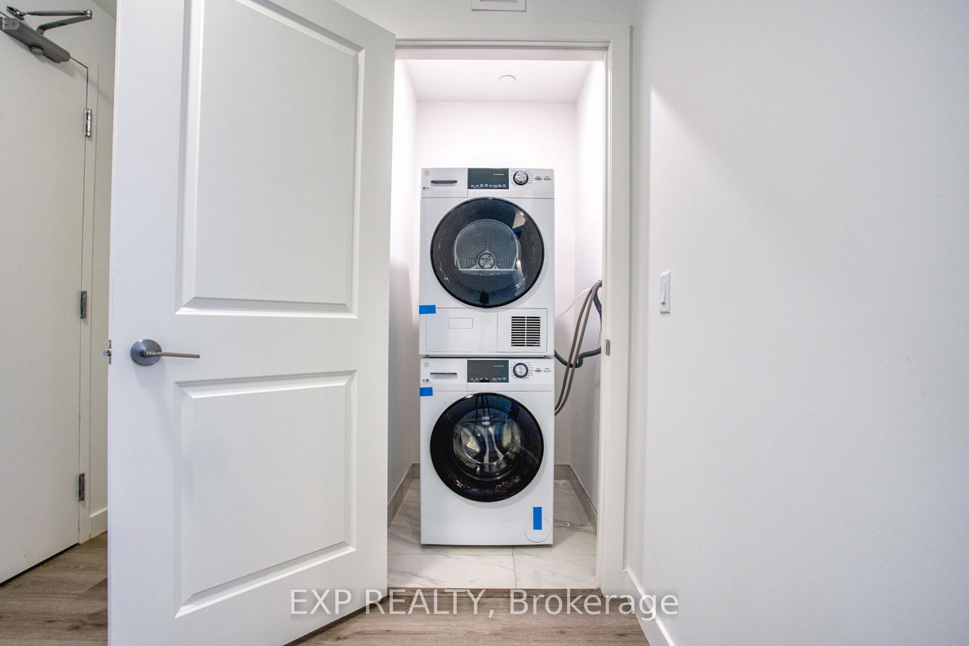 Photo 3 of Unit 411, 461 Green Road, Hamilton, Lakeshore — HOMEH