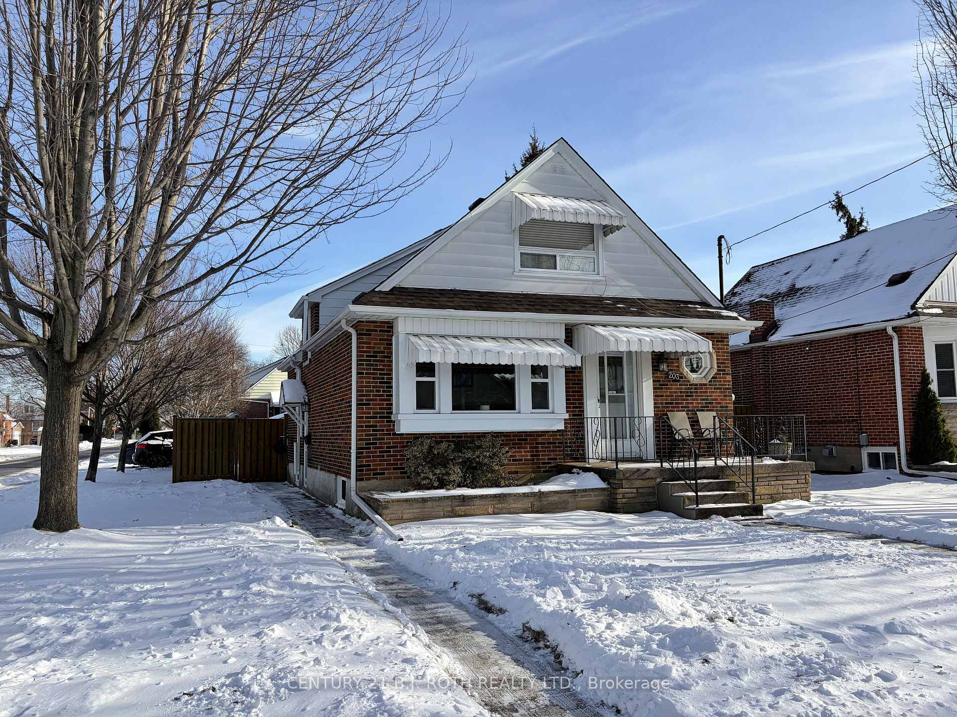 Photo 12 of 203 Summerhill Avenue, Hamilton, Glenview — HOMEH