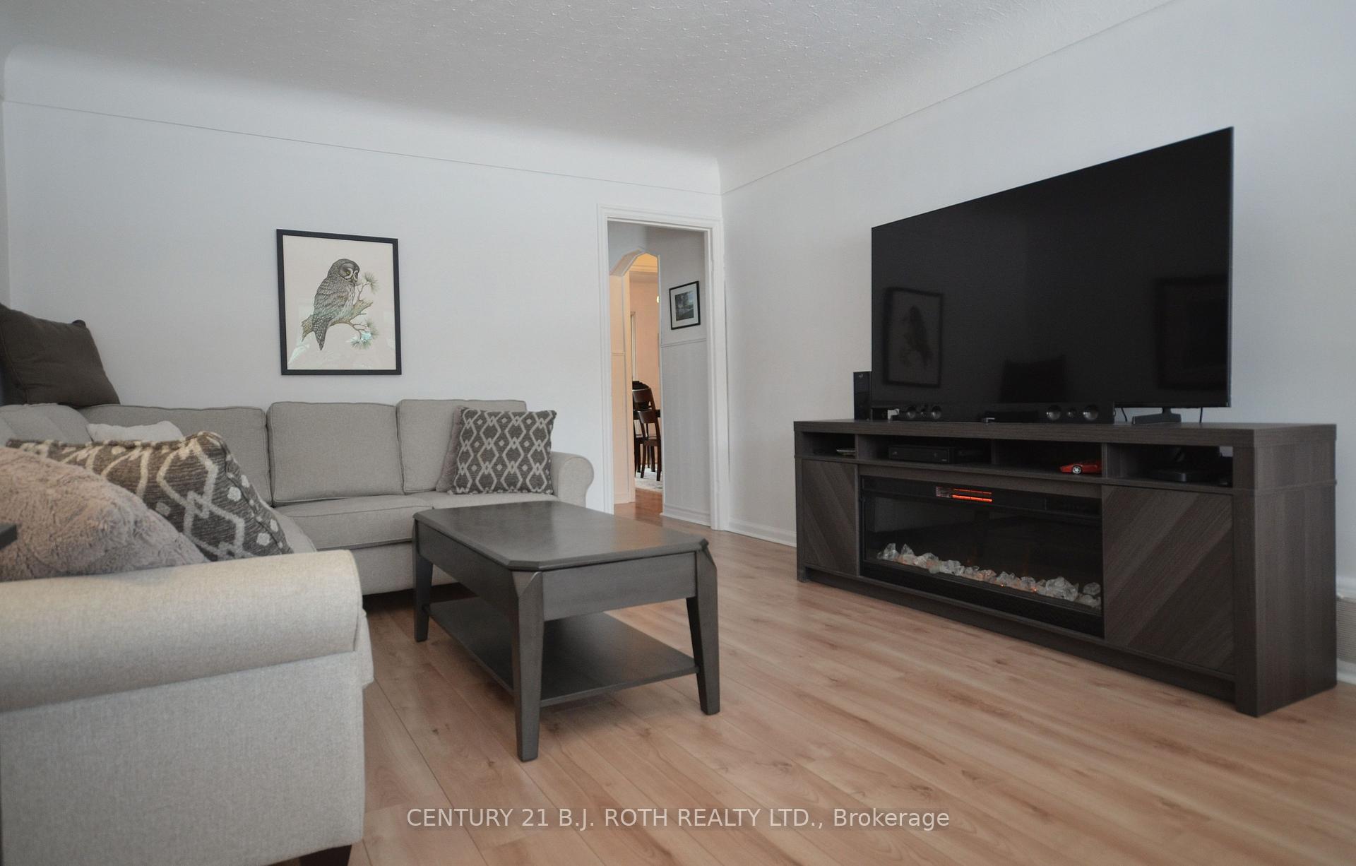Photo 6 of 203 Summerhill Avenue, Hamilton, Glenview — HOMEH