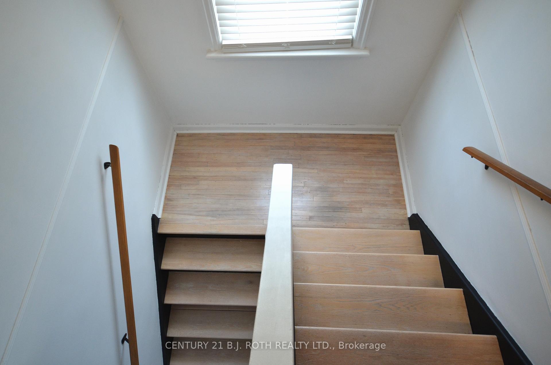 Photo 16 of 203 Summerhill Avenue, Hamilton, Glenview — HOMEH