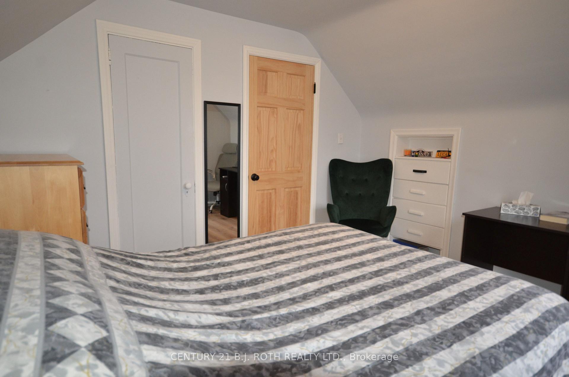 Photo 22 of 203 Summerhill Avenue, Hamilton, Glenview — HOMEH