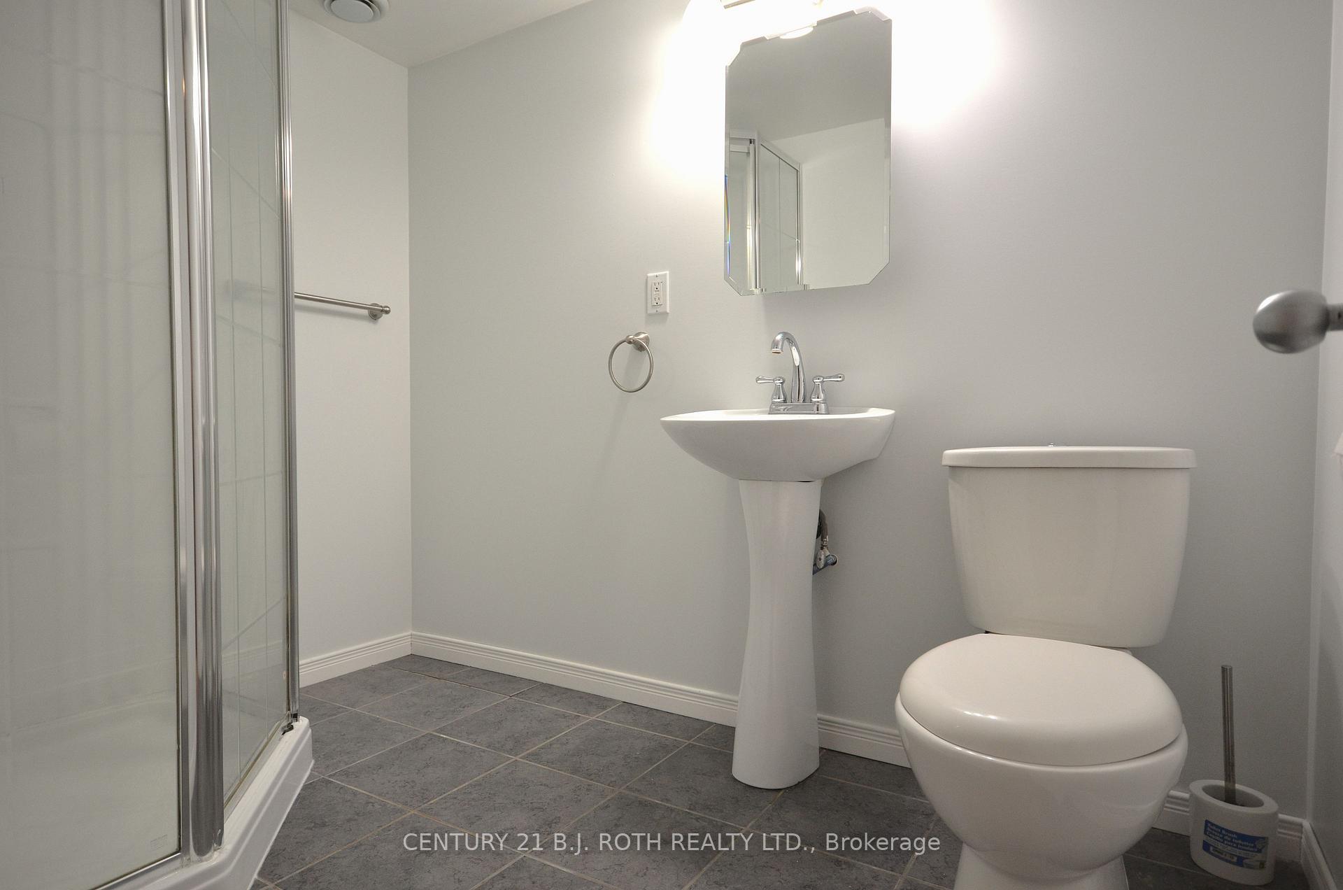 Photo 13 of 203 Summerhill Avenue, Hamilton, Glenview — HOMEH