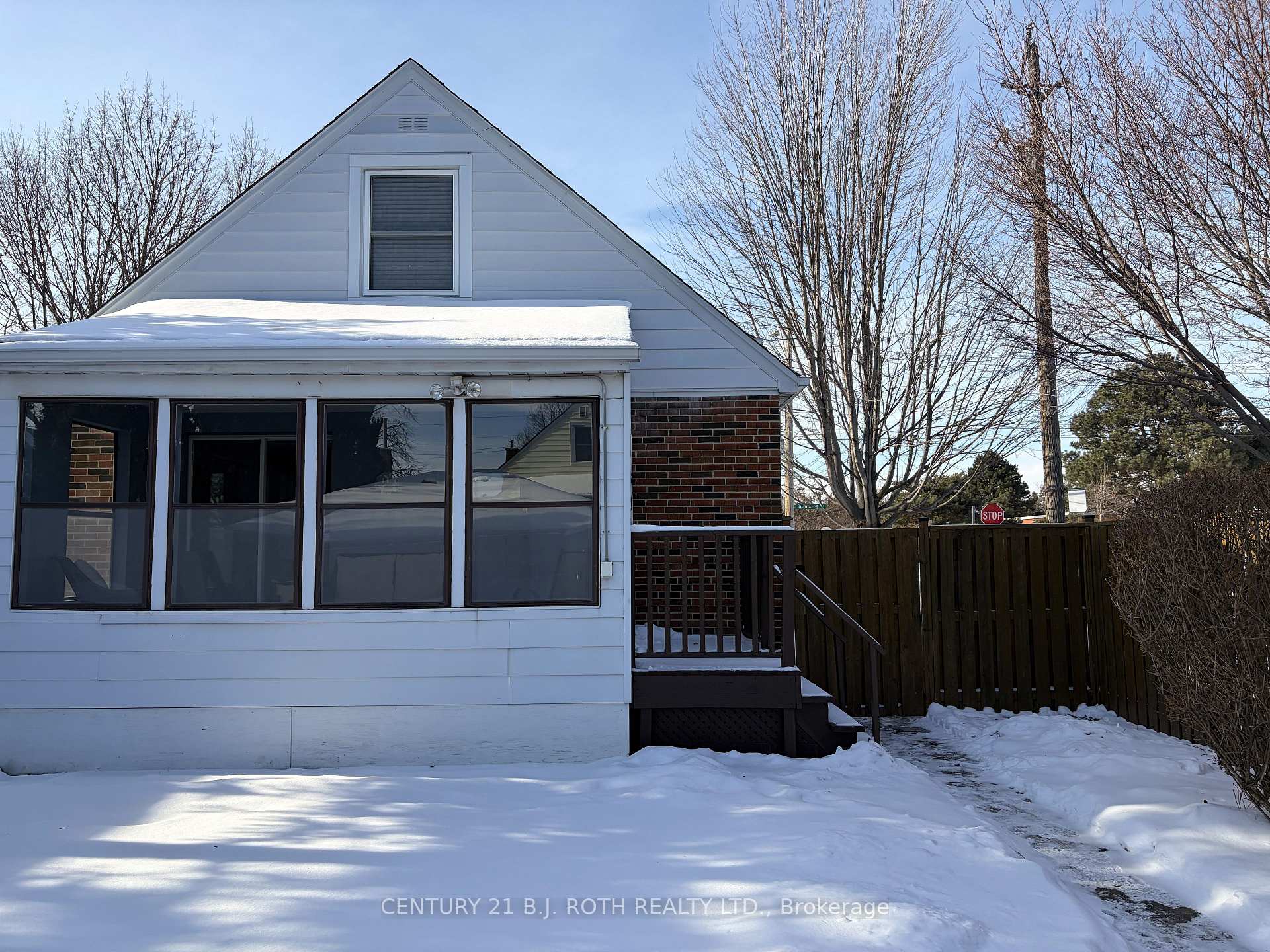 Photo 17 of 203 Summerhill Avenue, Hamilton, Glenview — HOMEH