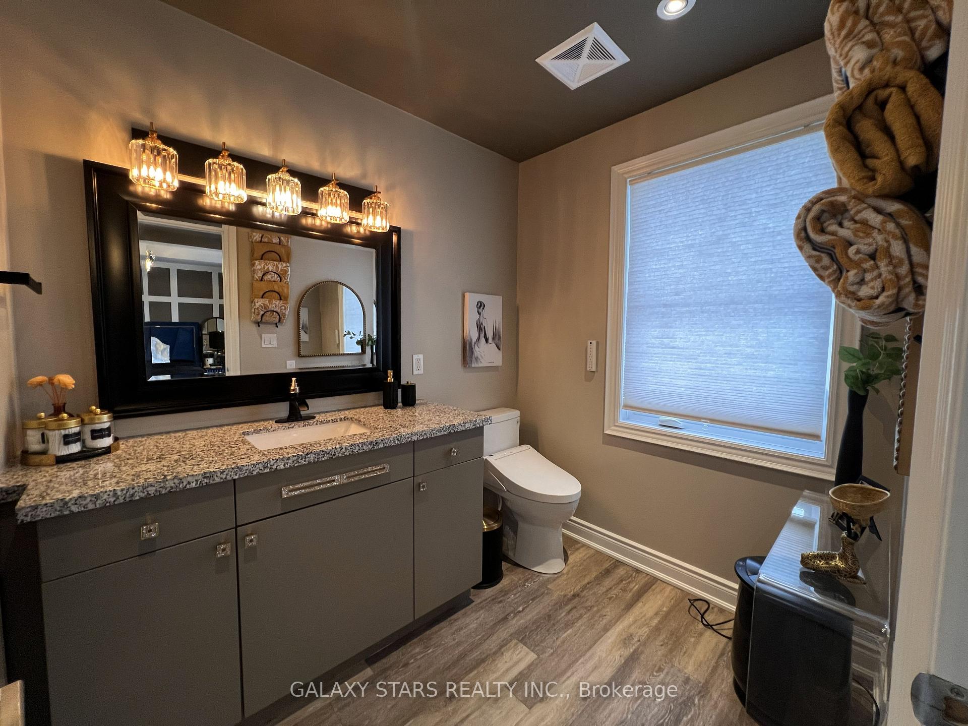 Photo 9 of Unit 210, 17 Baldwin Street, Whitby, Brooklin — HOMEH