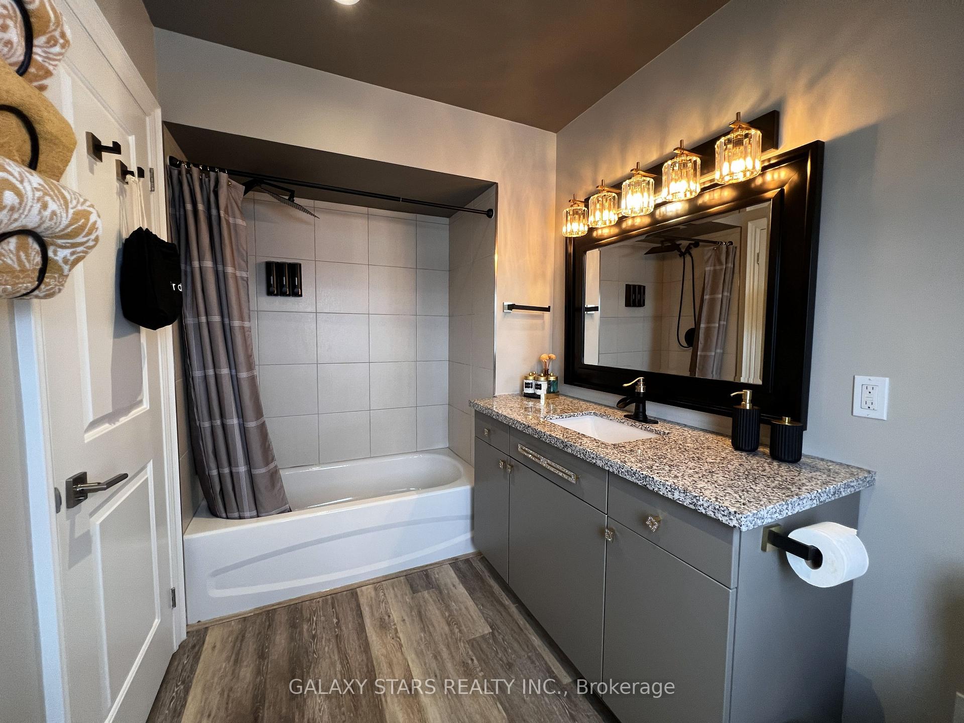 Photo 13 of Unit 210, 17 Baldwin Street, Whitby, Brooklin — HOMEH