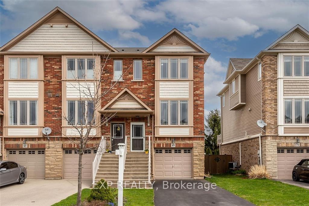 Photo 2 of 69 Willow Lane N, Grimsby, Grimsby West — HOMEH