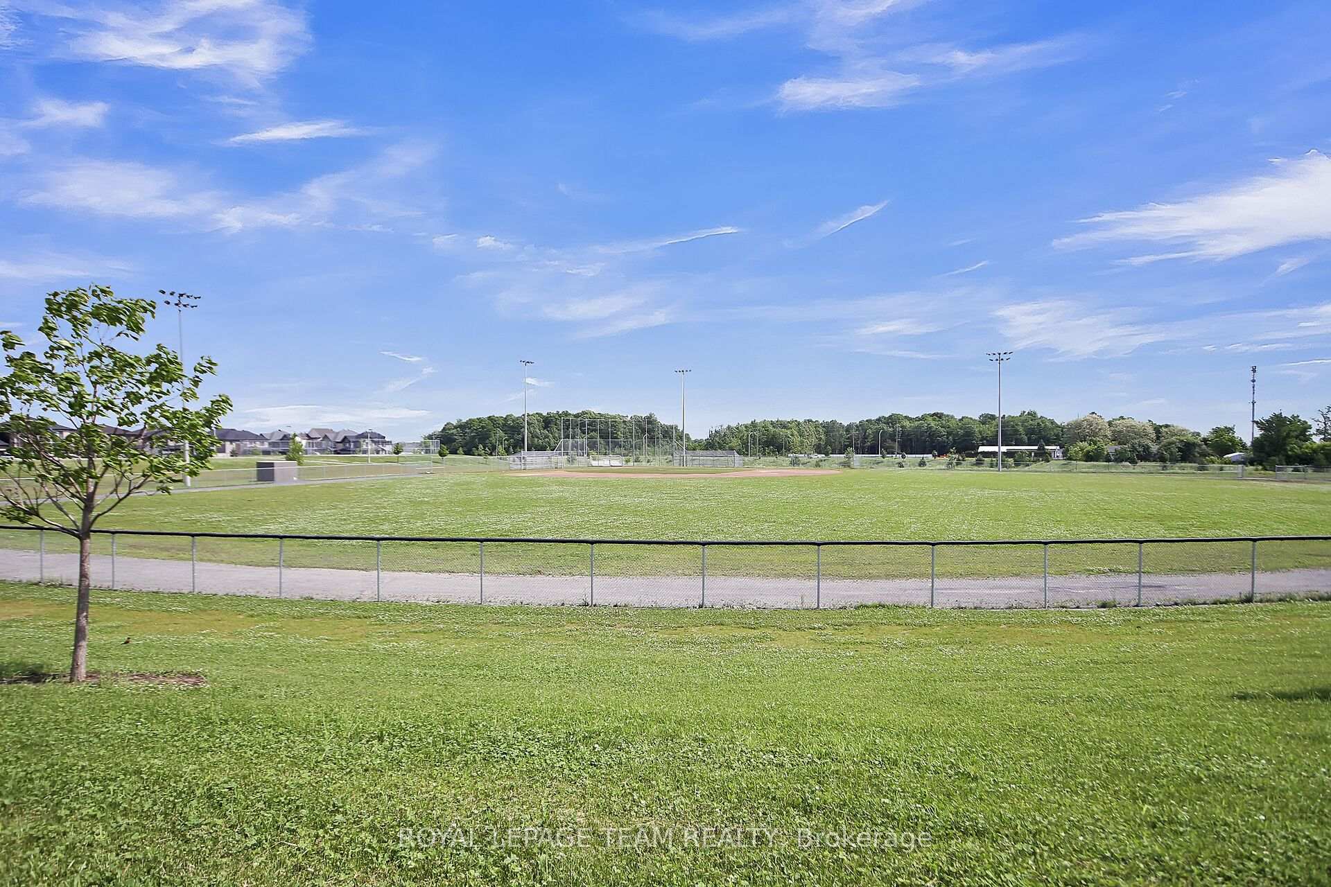 Photo 4 of 41 Finglas Court, Ottawa, Barrhaven - Half Moon Bay — HOMEH