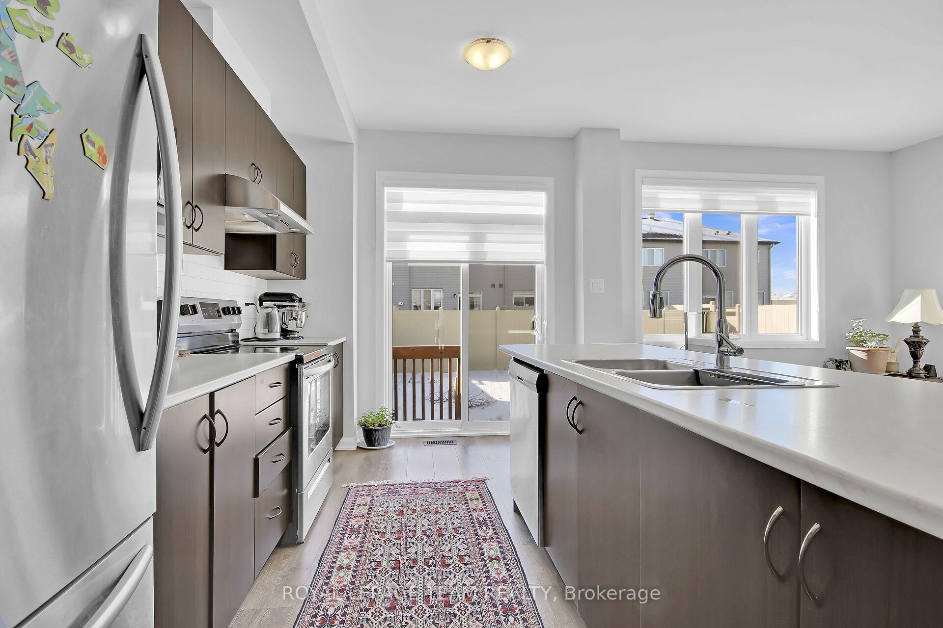 Photo 7 of 41 Finglas Court, Ottawa, Barrhaven - Half Moon Bay — HOMEH