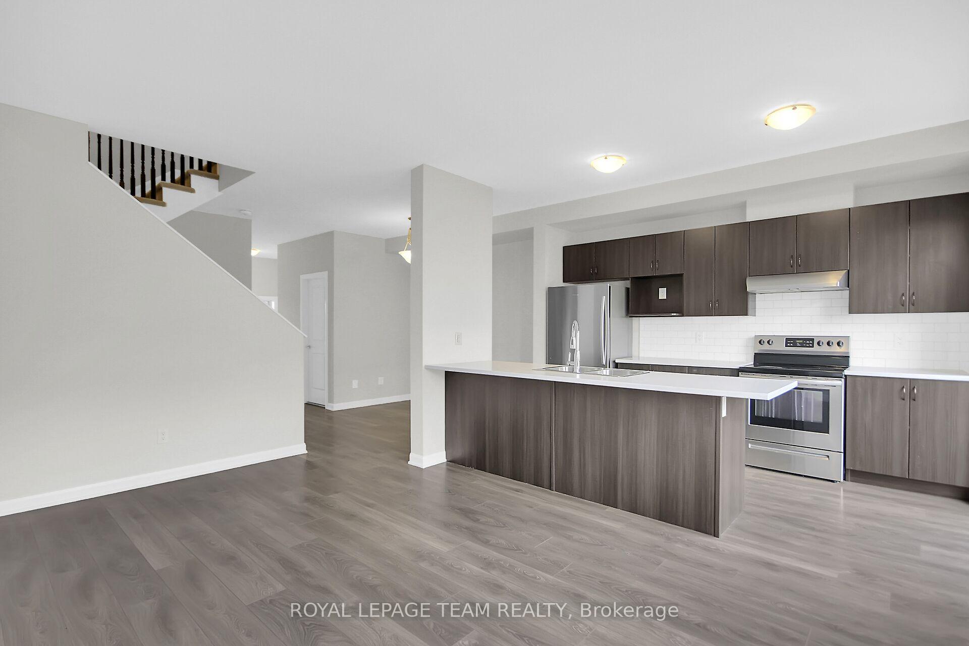 Photo 8 of 41 Finglas Court, Ottawa, Barrhaven - Half Moon Bay — HOMEH