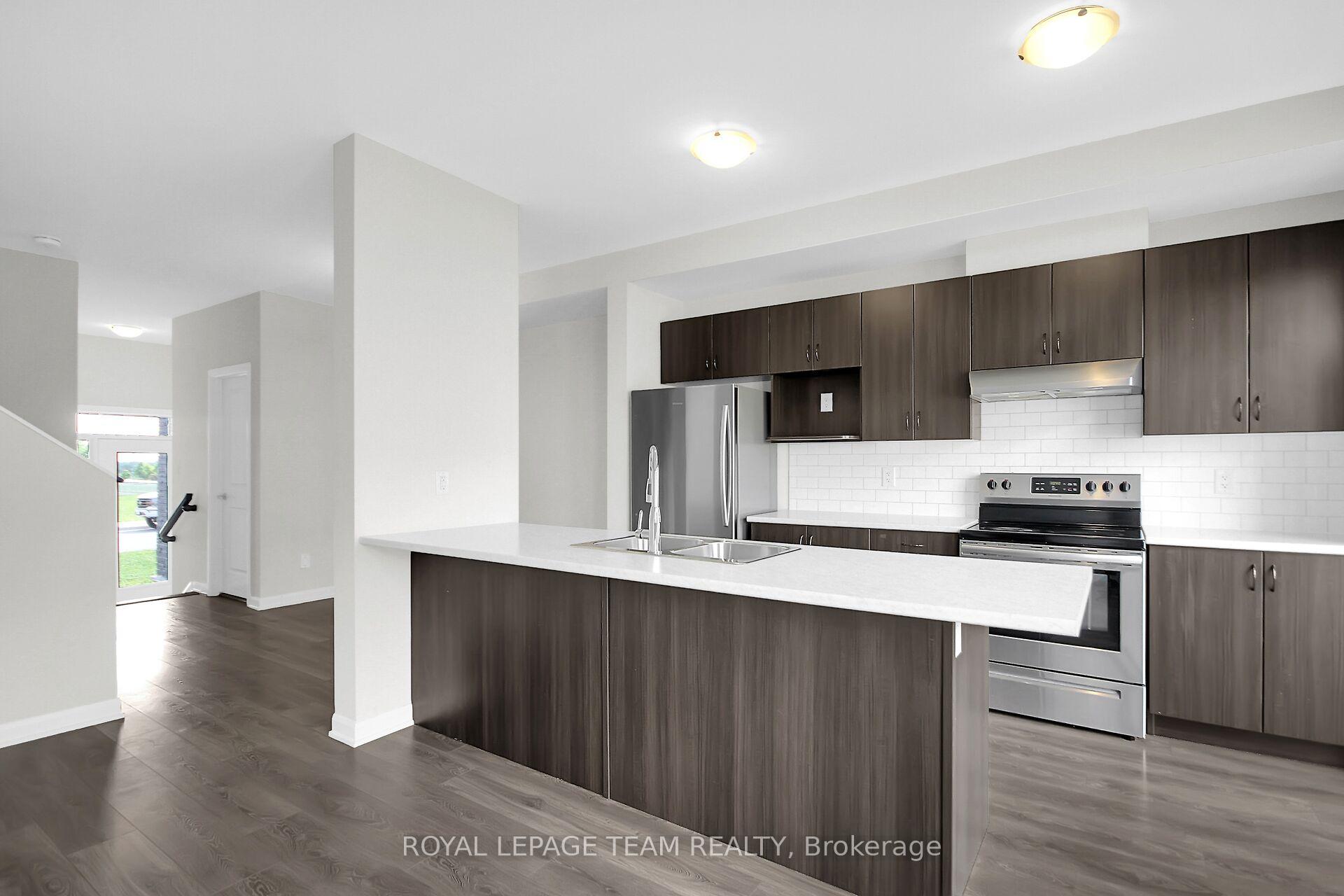 Photo 10 of 41 Finglas Court, Ottawa, Barrhaven - Half Moon Bay — HOMEH