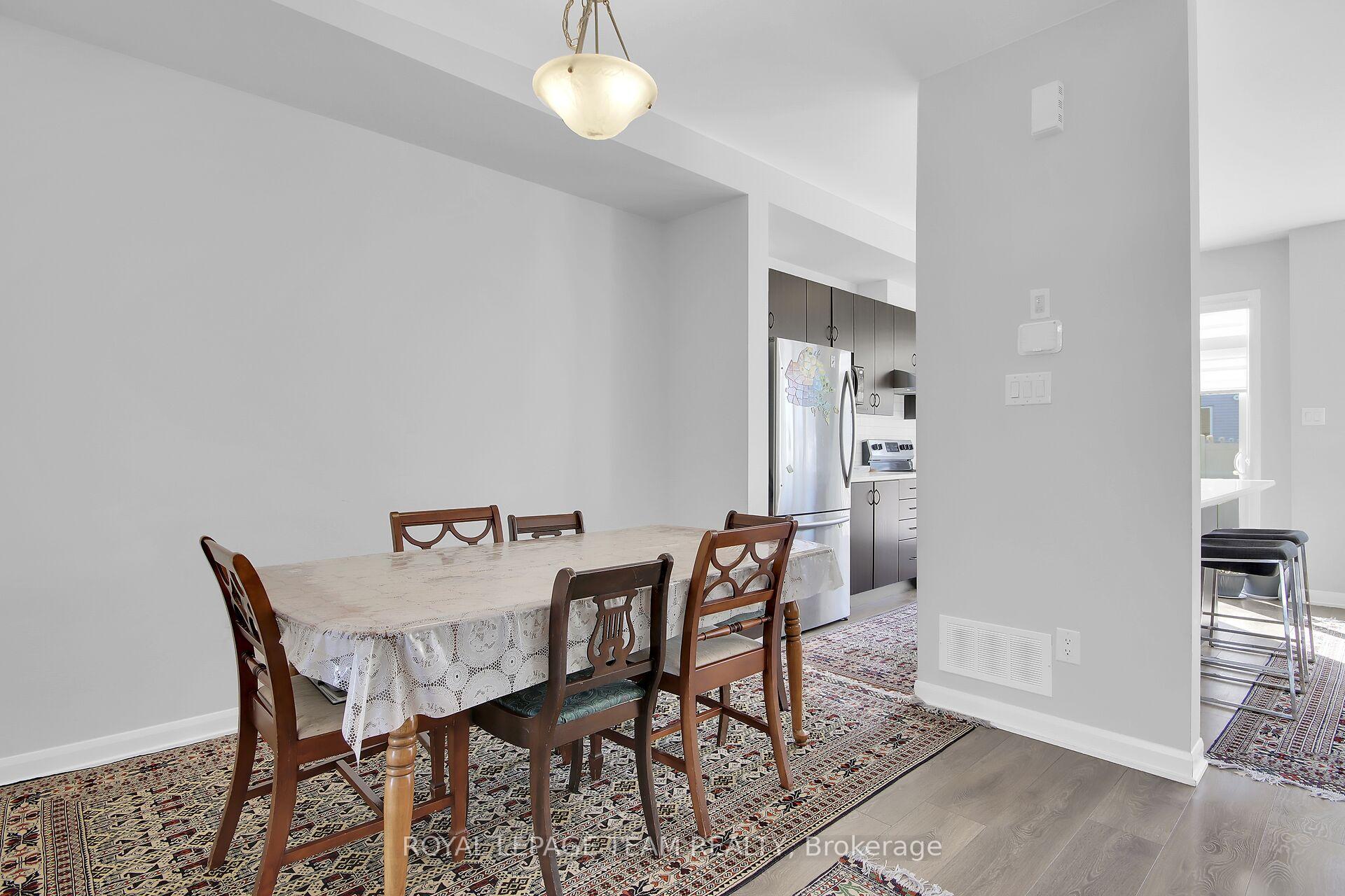 Photo 19 of 41 Finglas Court, Ottawa, Barrhaven - Half Moon Bay — HOMEH