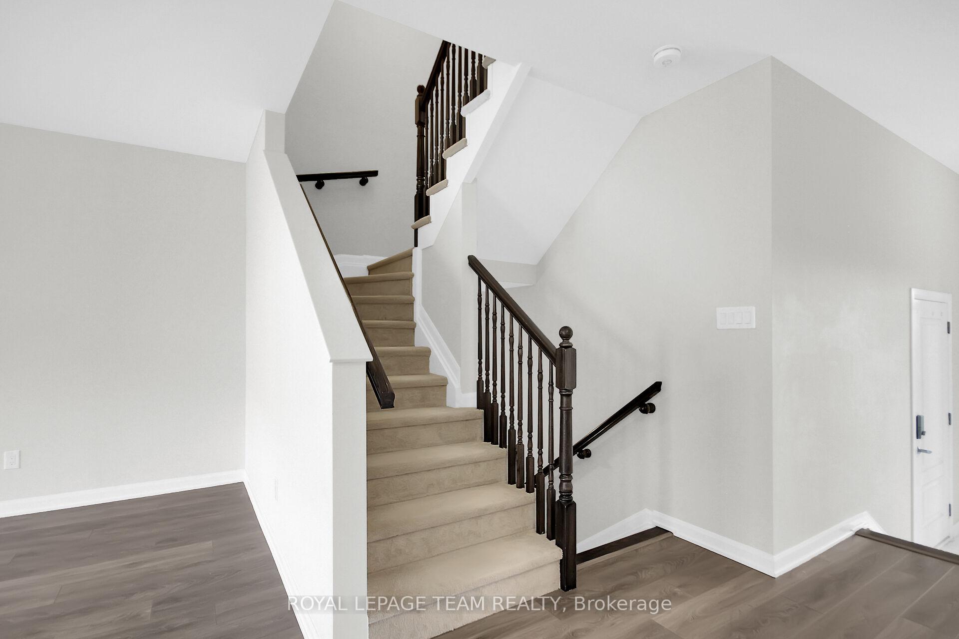 Photo 21 of 41 Finglas Court, Ottawa, Barrhaven - Half Moon Bay — HOMEH