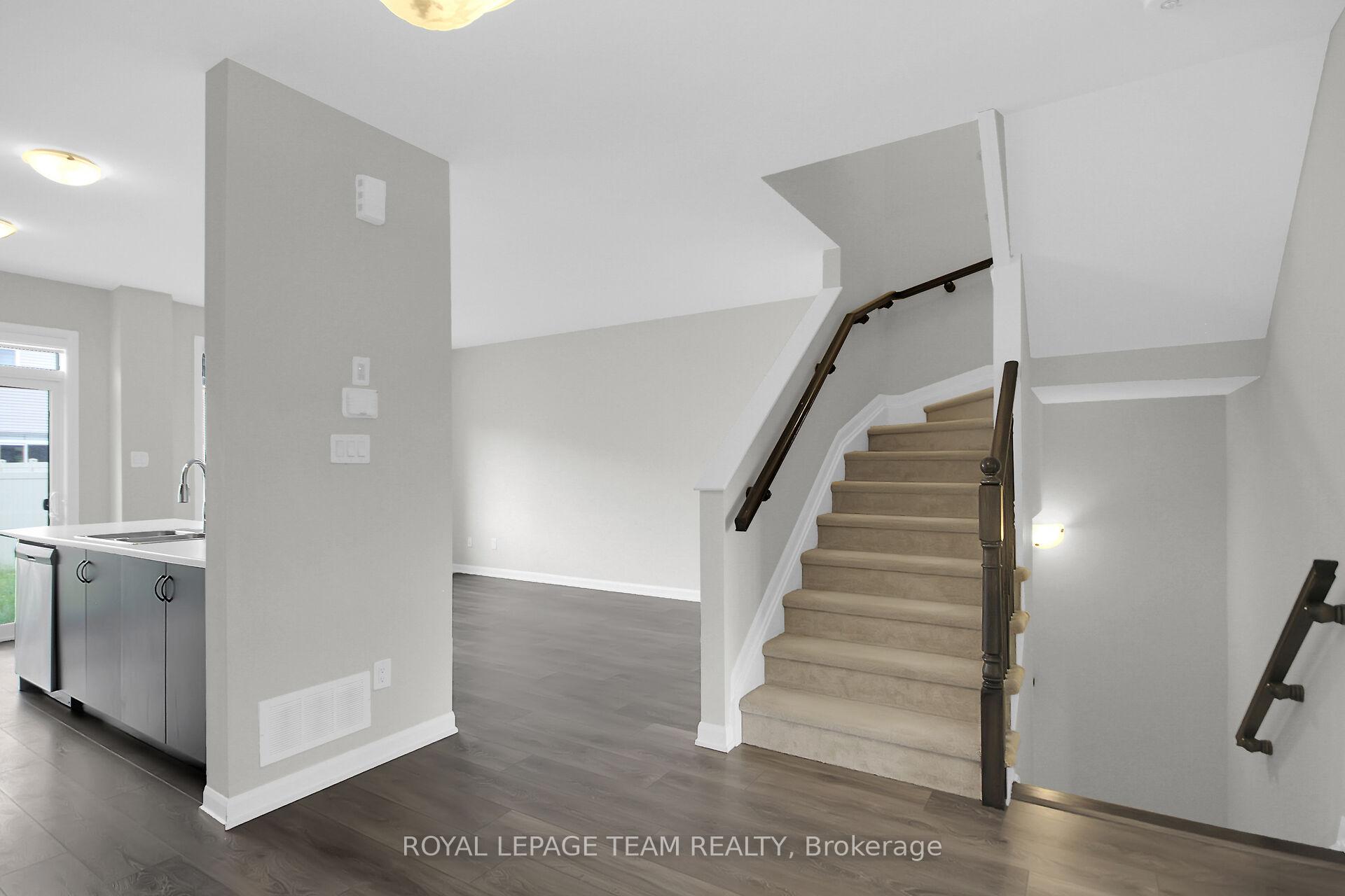 Photo 23 of 41 Finglas Court, Ottawa, Barrhaven - Half Moon Bay — HOMEH