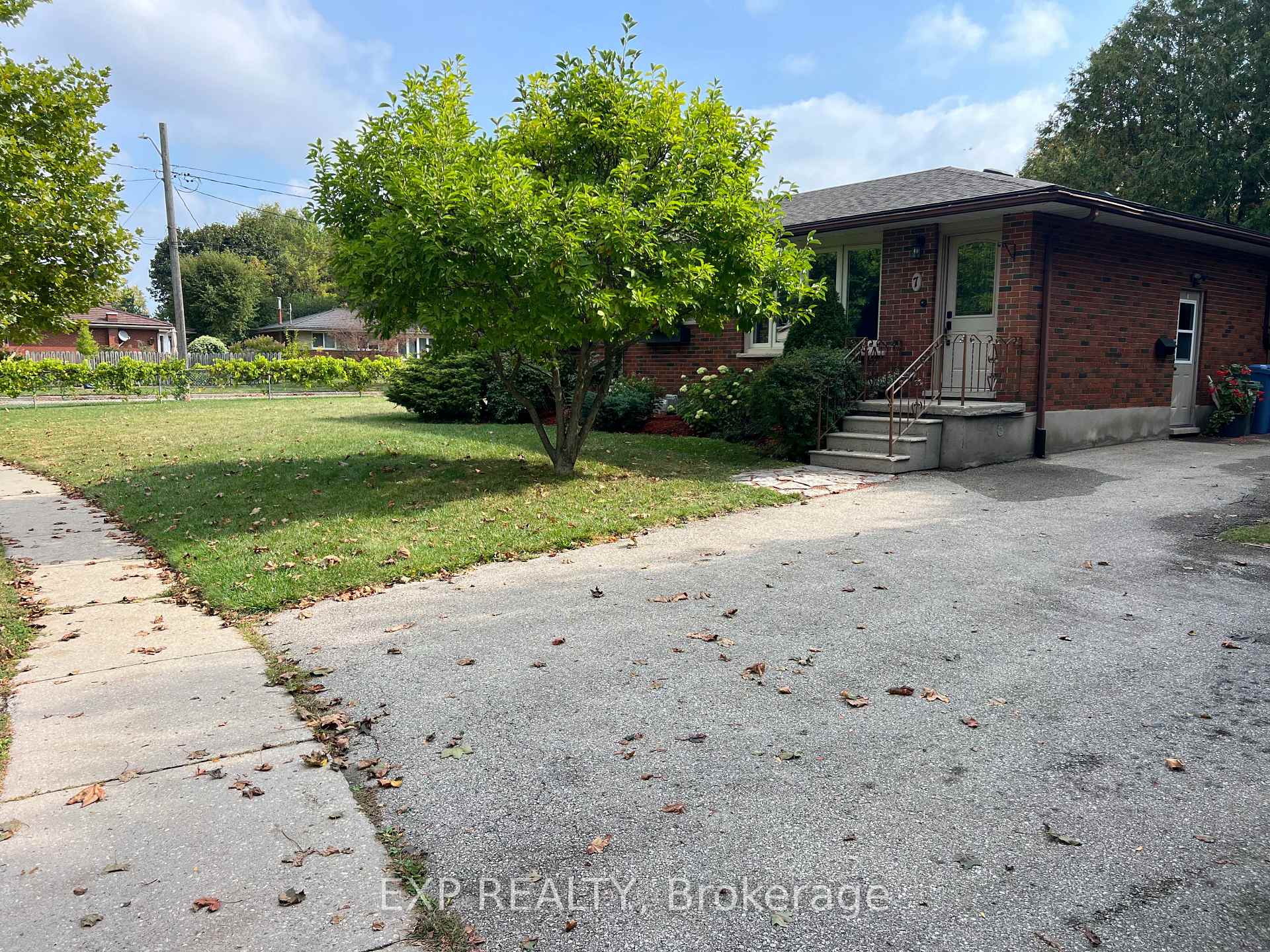 Photo 5 of 7 Golfview Road, Guelph, Victoria North — HOMEH