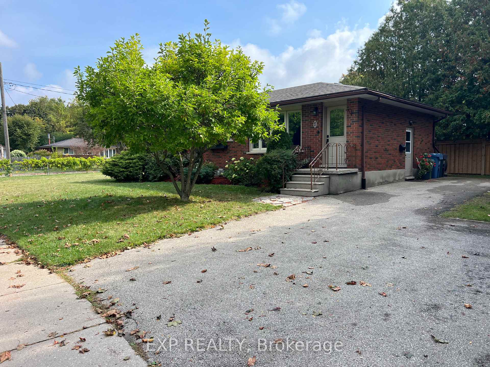 Photo 6 of 7 Golfview Road, Guelph, Victoria North — HOMEH