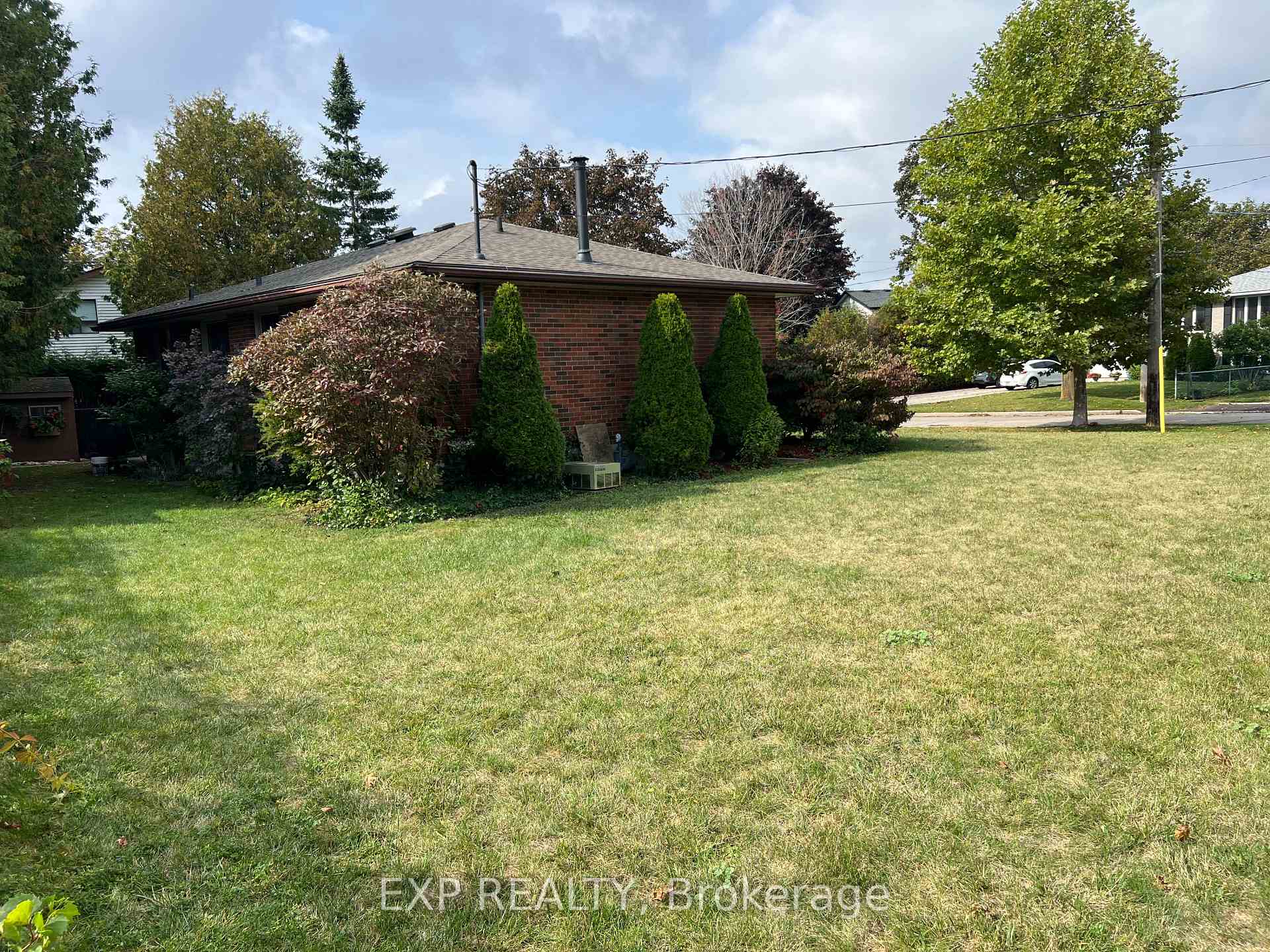 Photo 7 of 7 Golfview Road, Guelph, Victoria North — HOMEH