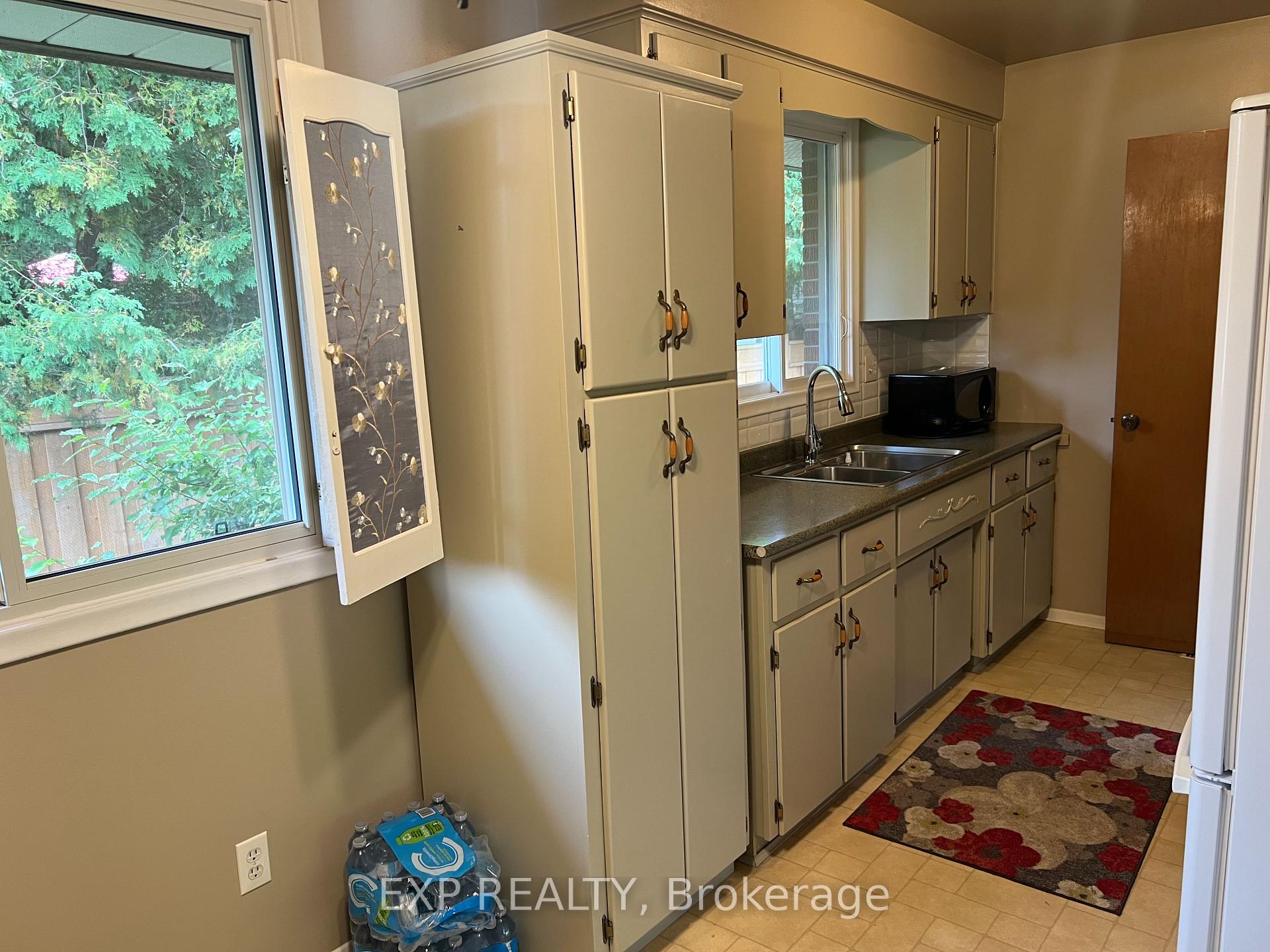 Photo 10 of 7 Golfview Road, Guelph, Victoria North — HOMEH