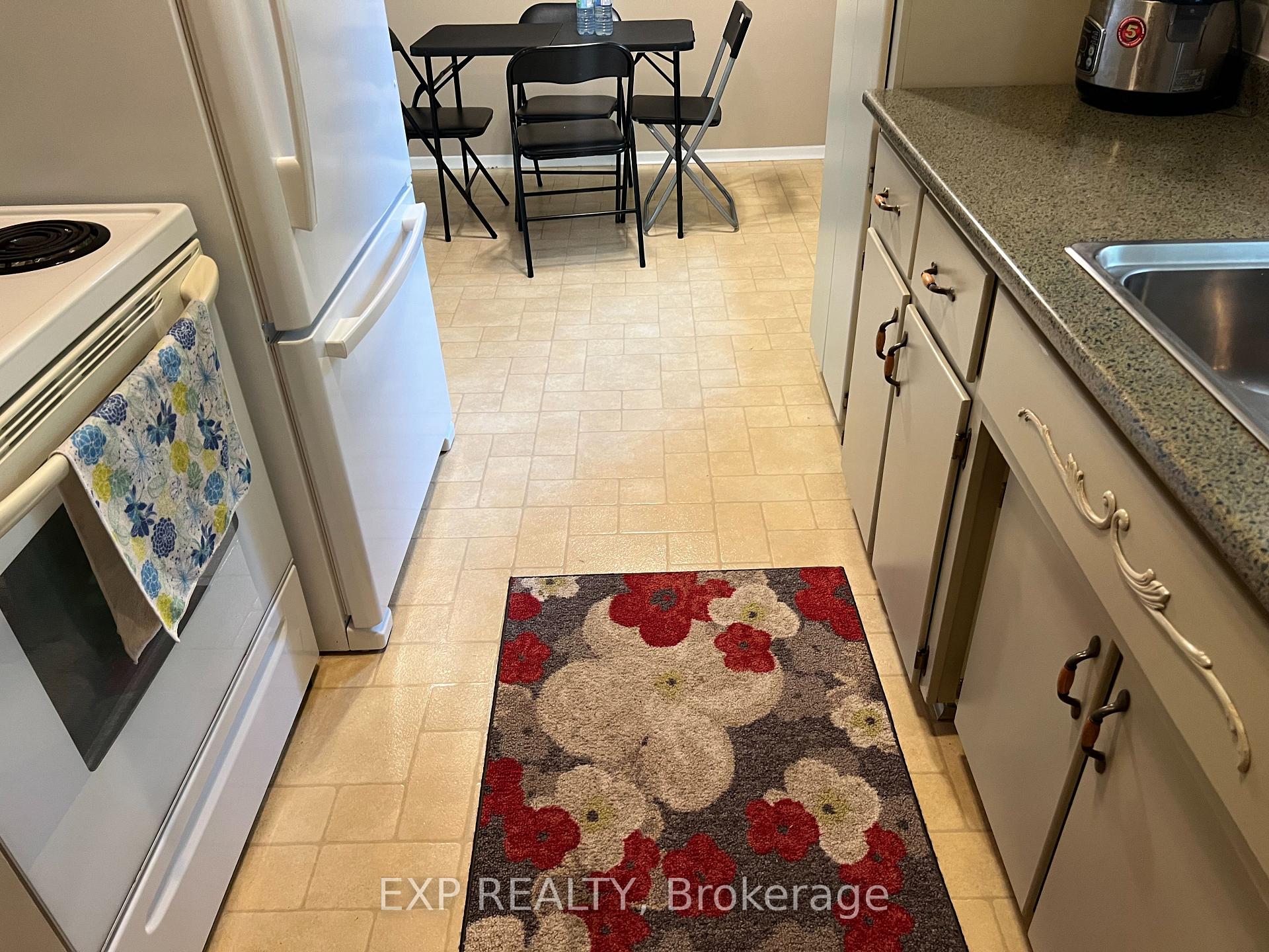 Photo 11 of 7 Golfview Road, Guelph, Victoria North — HOMEH
