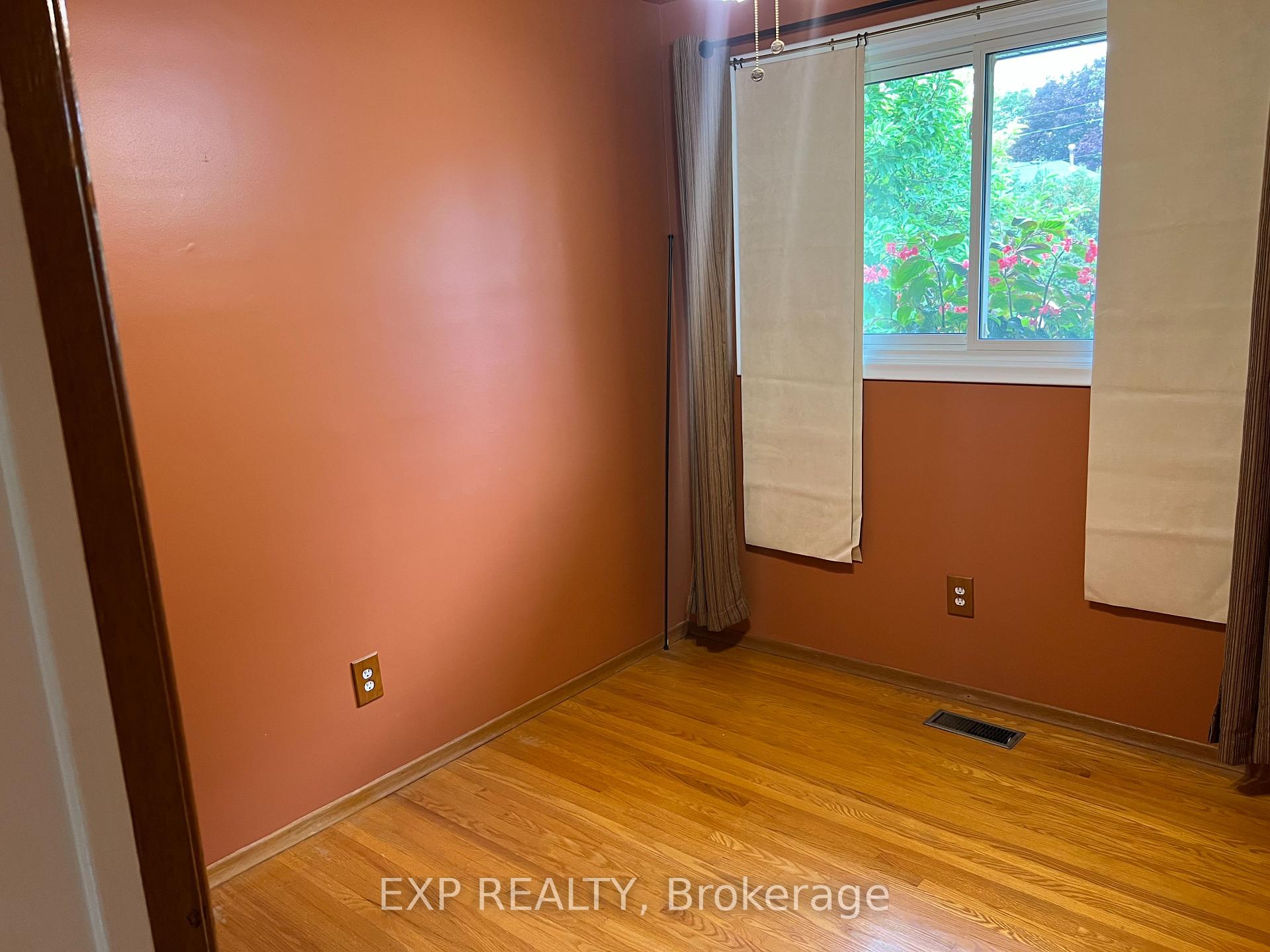 Photo 24 of 7 Golfview Road, Guelph, Victoria North — HOMEH