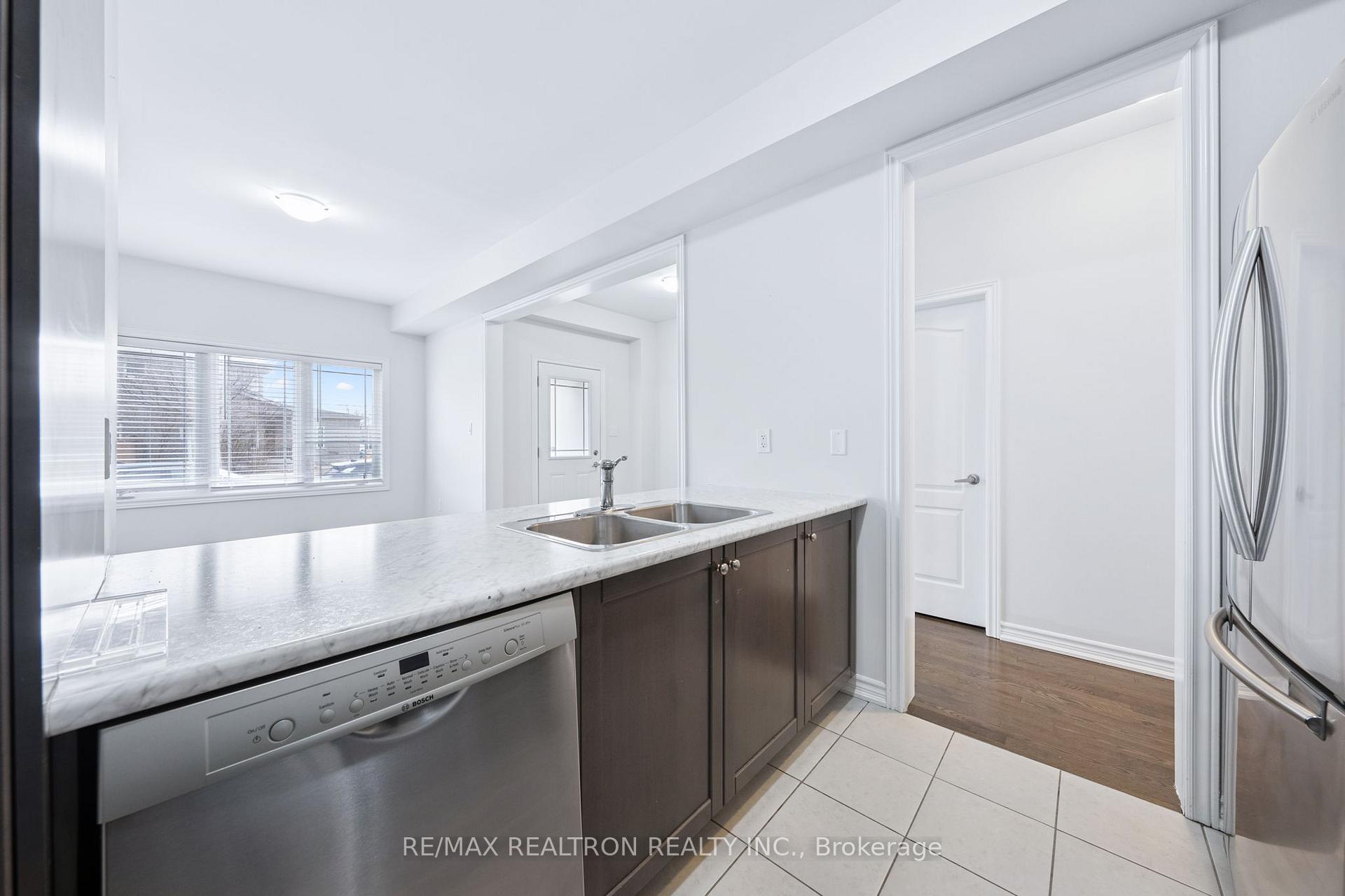 Photo 13 of 59 Batteaux Street, Barrie, Ardagh — HOMEH