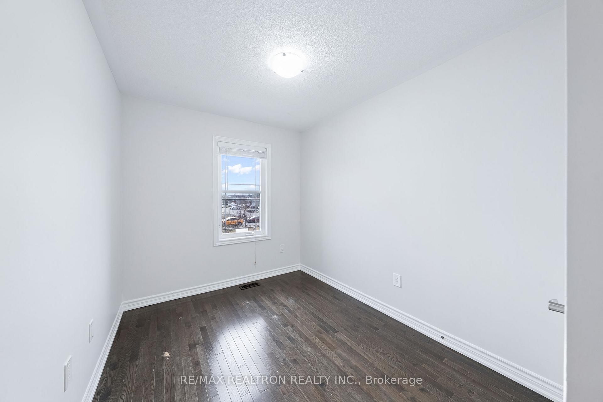 Photo 33 of 59 Batteaux Street, Barrie, Ardagh — HOMEH