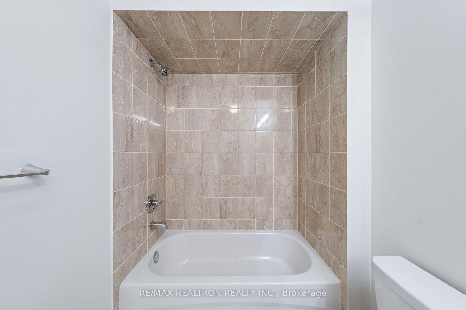 Photo 37 of 59 Batteaux Street, Barrie, Ardagh — HOMEH