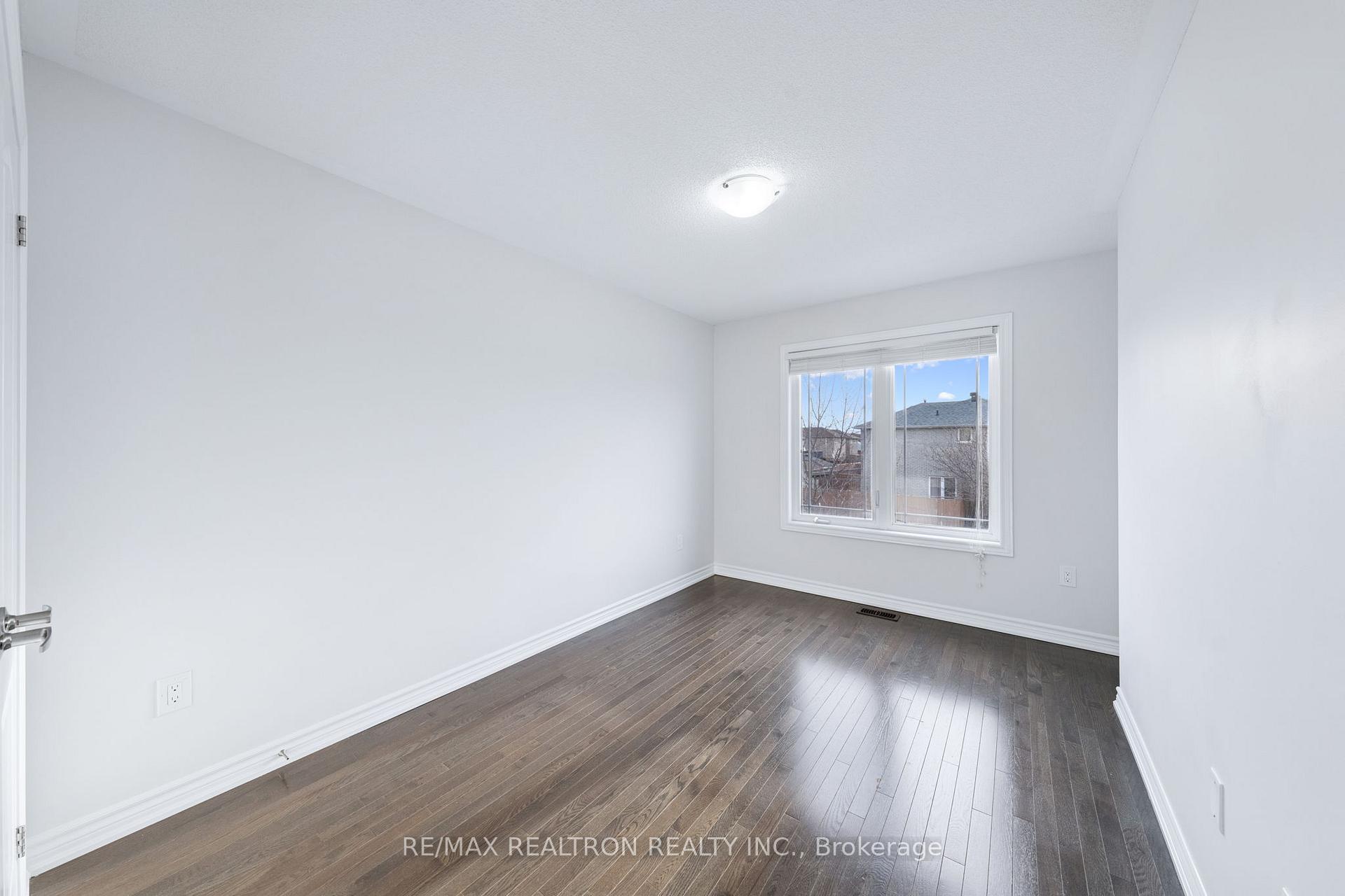 Photo 38 of 59 Batteaux Street, Barrie, Ardagh — HOMEH