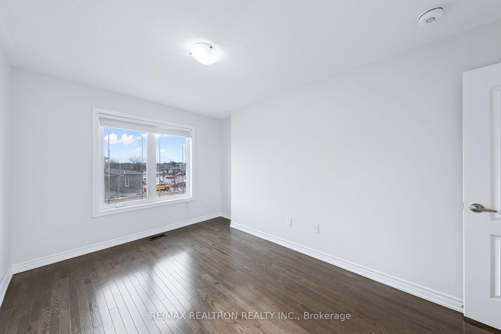 Photo 40 of 59 Batteaux Street, Barrie, Ardagh — HOMEH