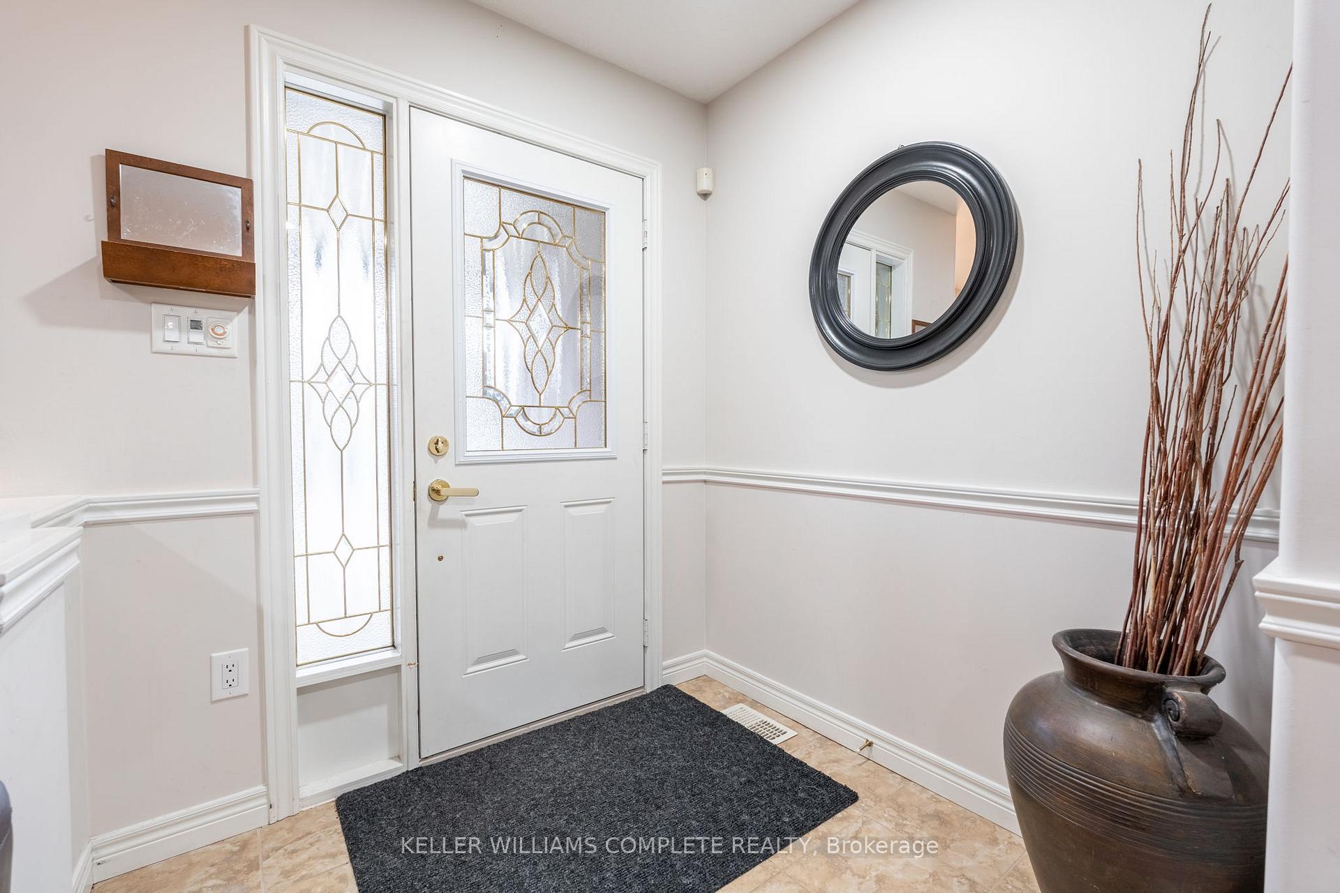 Photo 3 of 144 Sumner Crescent, Grimsby, Grimsby Beach — HOMEH