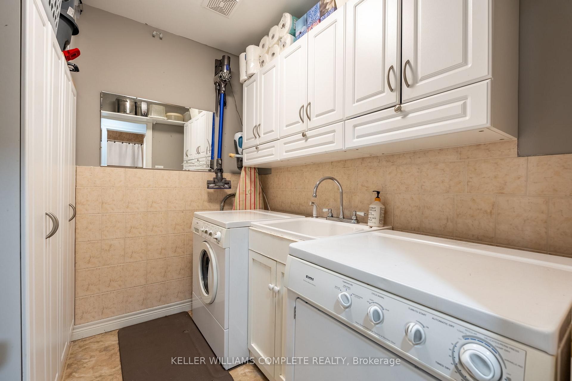 Photo 17 of 144 Sumner Crescent, Grimsby, Grimsby Beach — HOMEH