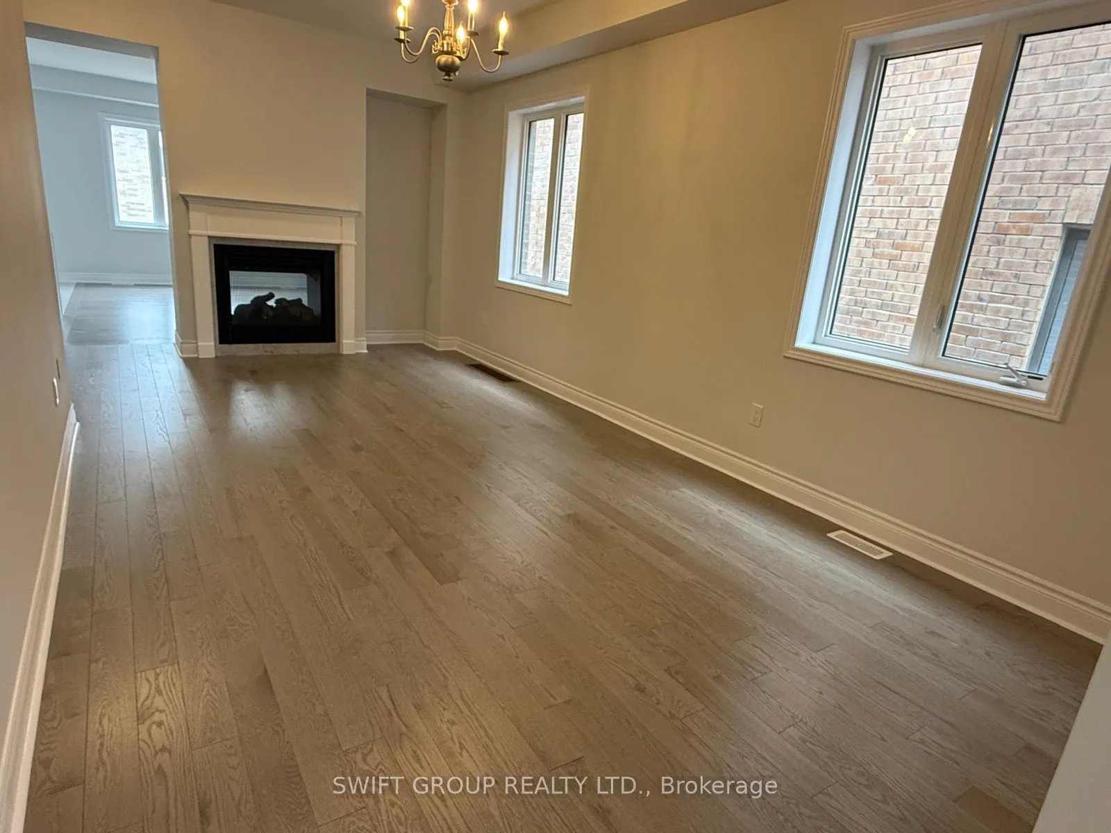 Photo 3 of 29 Keyworth Crescent, Brampton, Sandringham-Wellington North — HOMEH