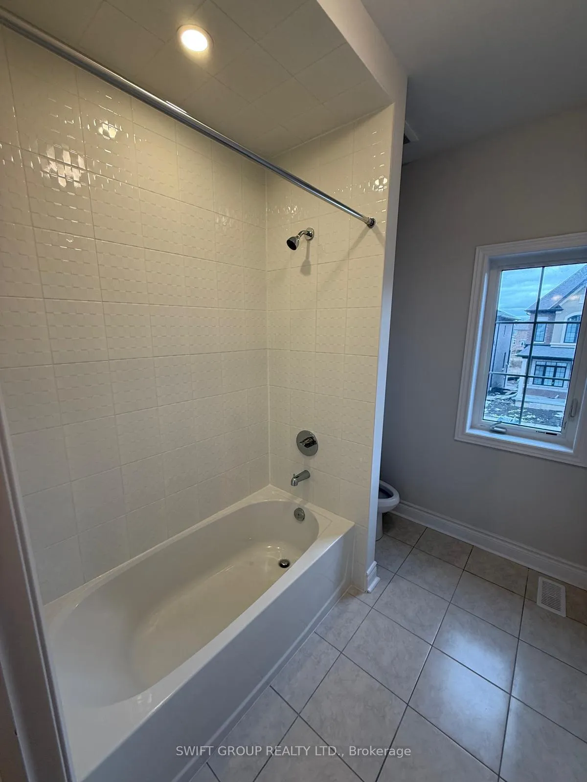Photo 31 of 29 Keyworth Crescent, Brampton, Sandringham-Wellington North — HOMEH