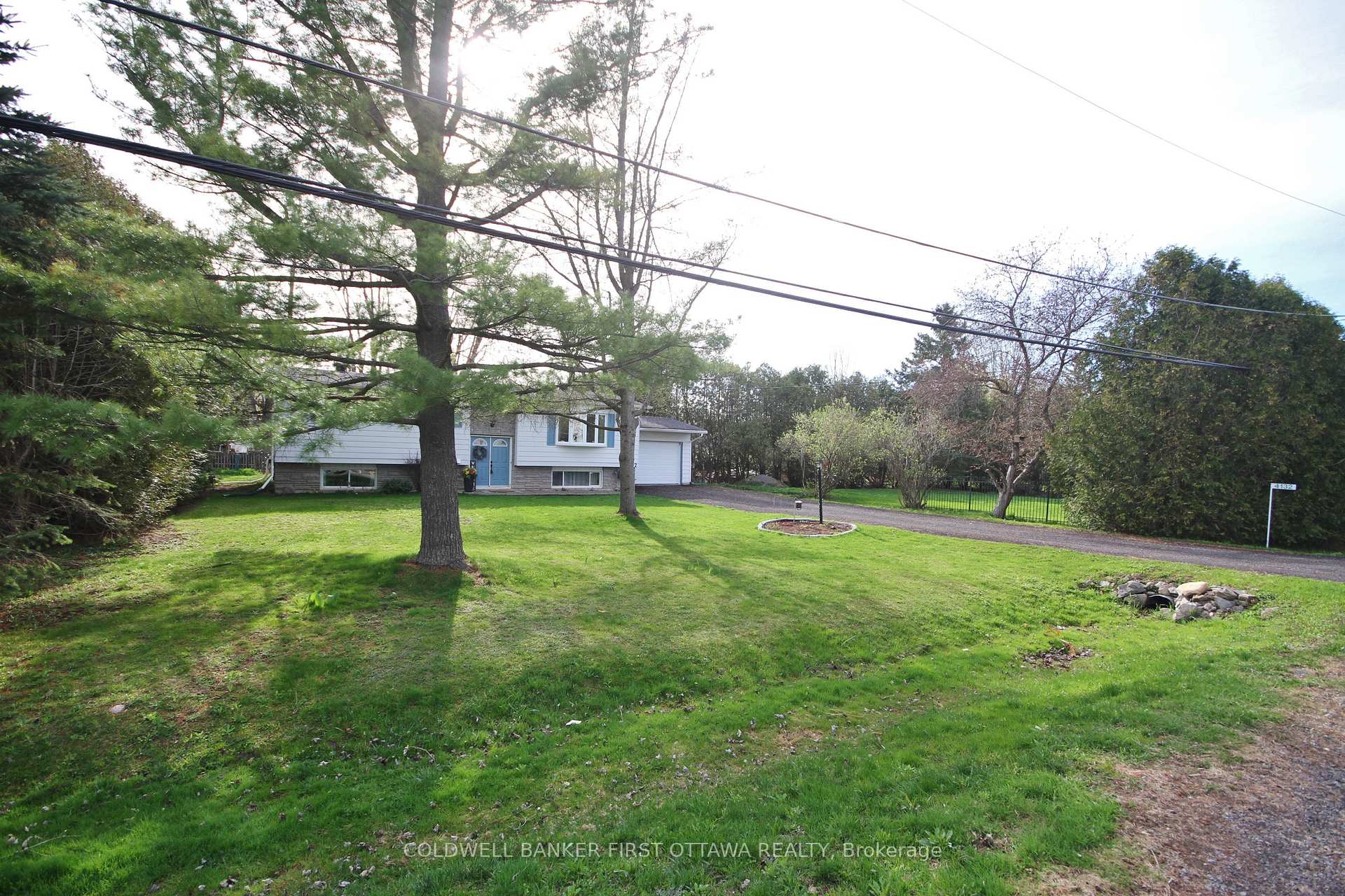 Photo 2 of 4132 Broadway Street, Ottawa, Vernon — HOMEH