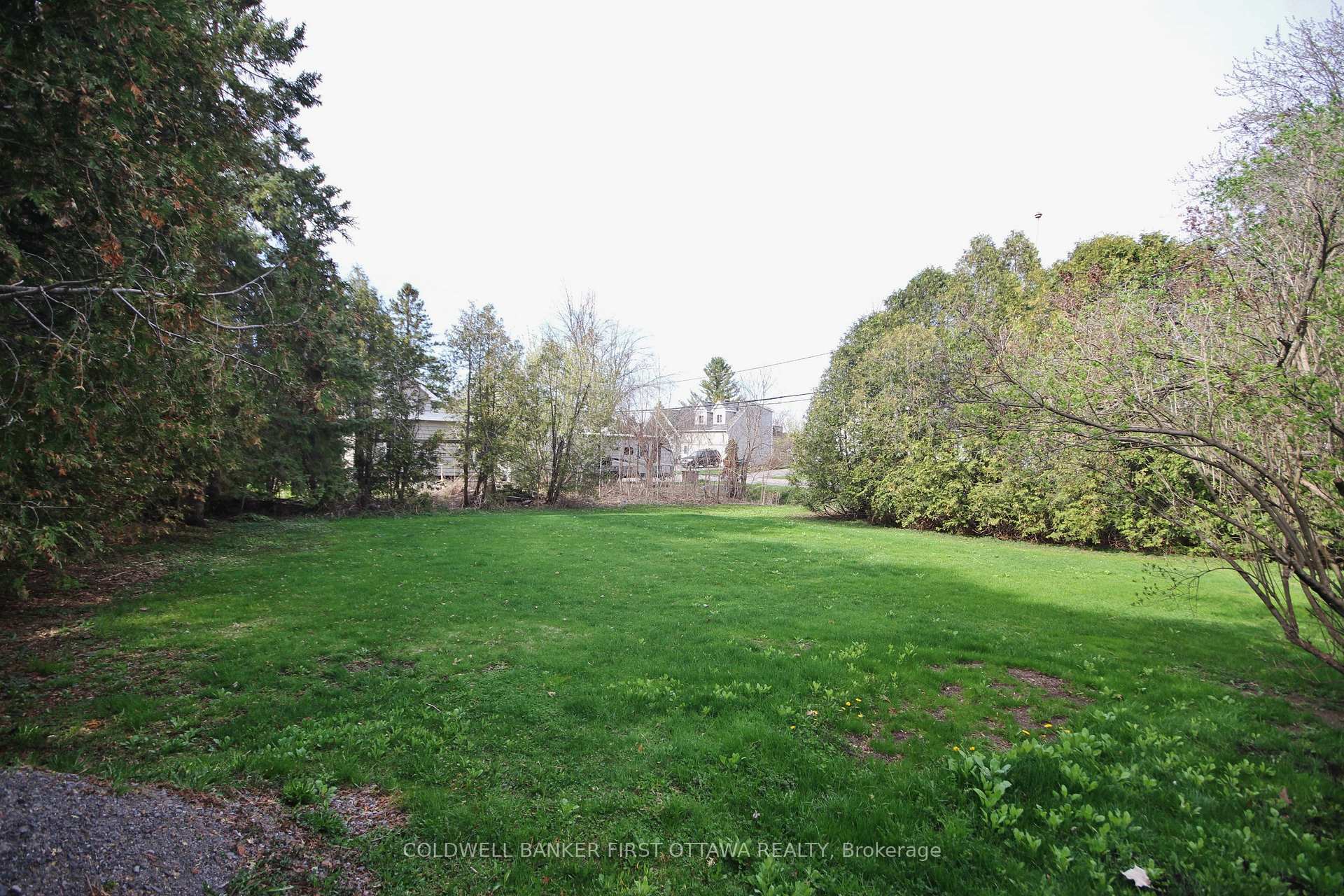 Photo 5 of 4132 Broadway Street, Ottawa, Vernon — HOMEH
